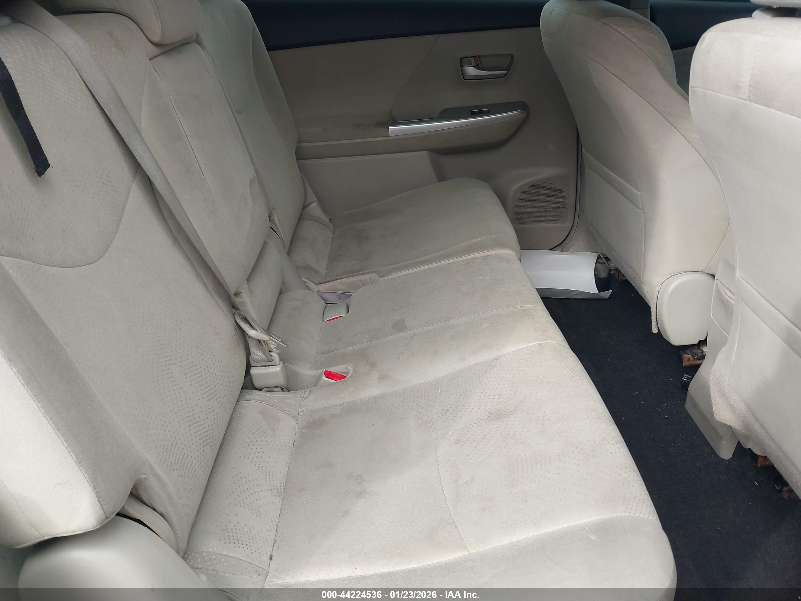 TOYOTA PRIUS image 8