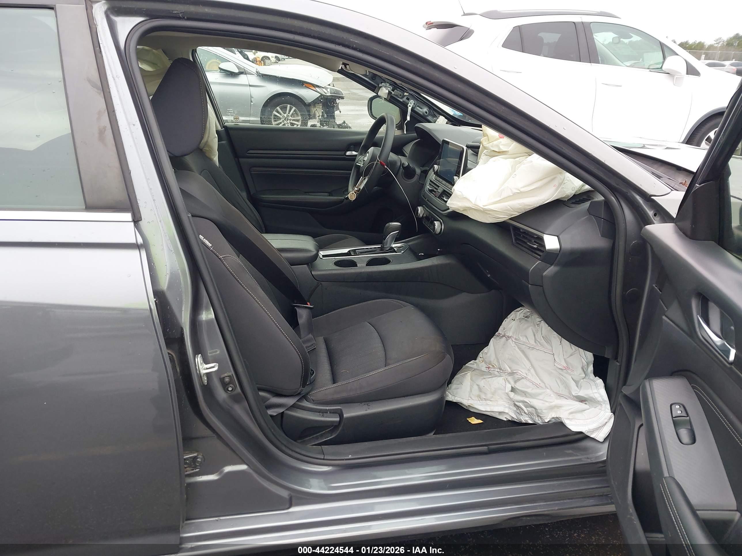 NISSAN ALTIMA image 5