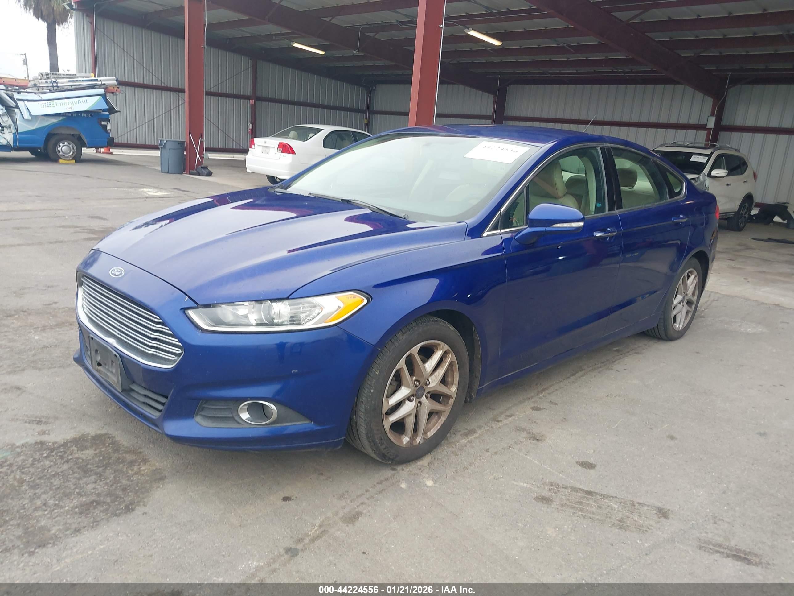 FORD FUSION image 2