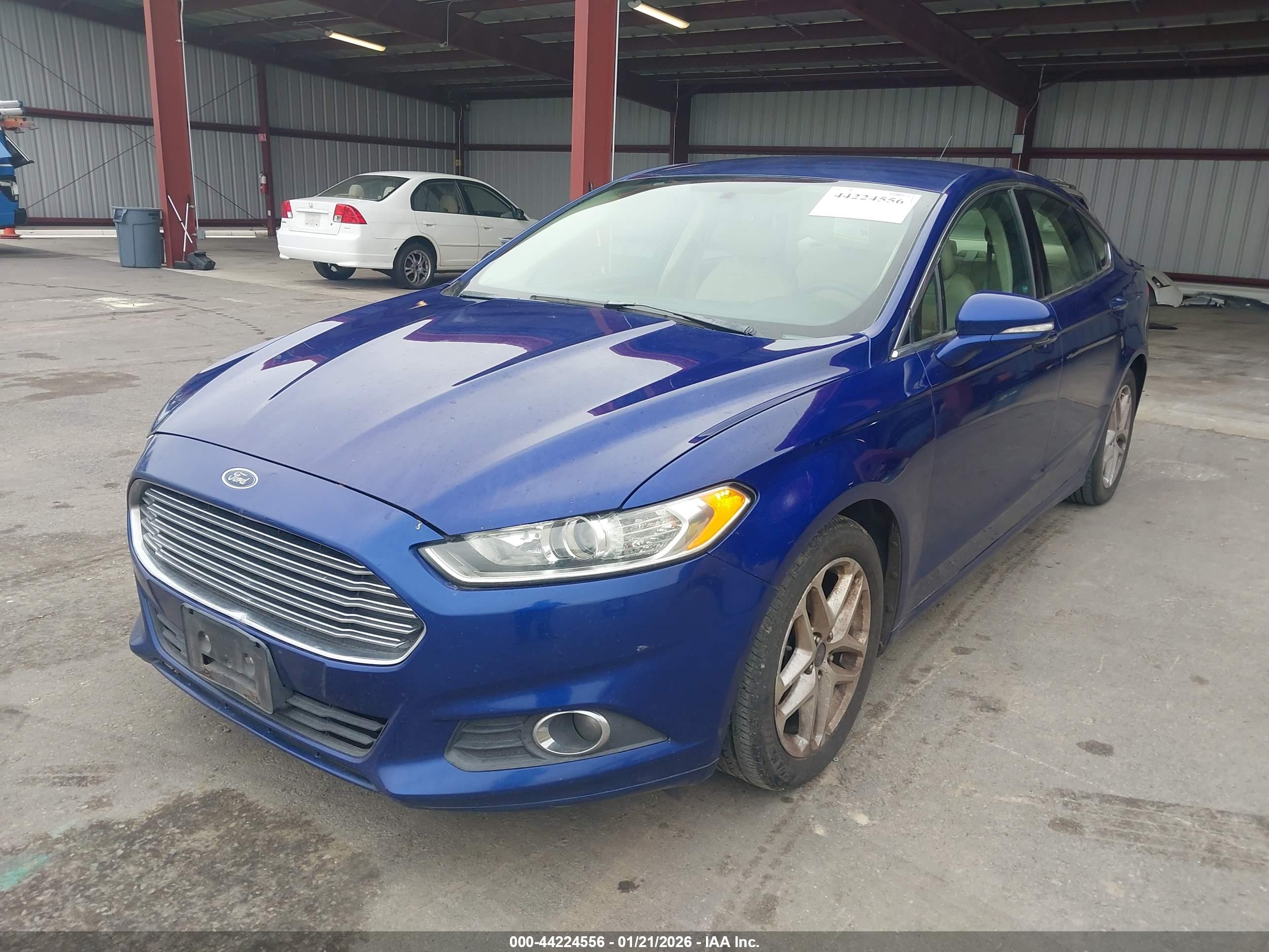 FORD FUSION image 6