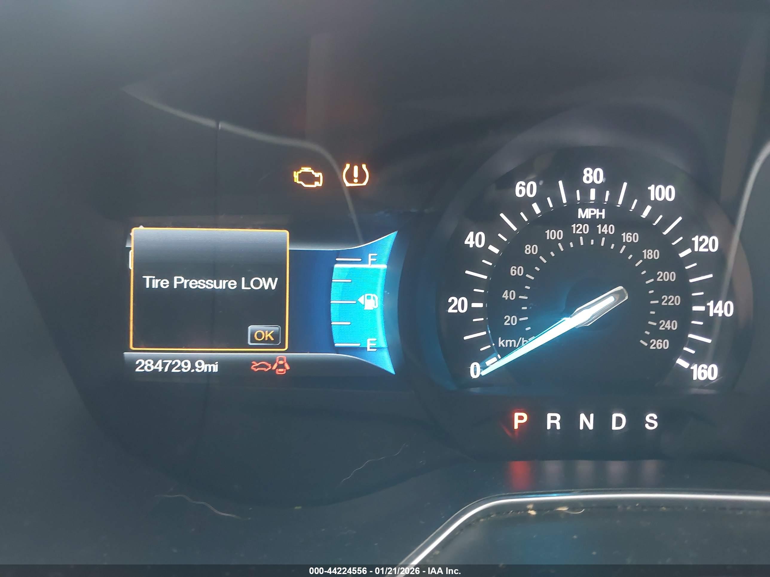FORD FUSION image 7