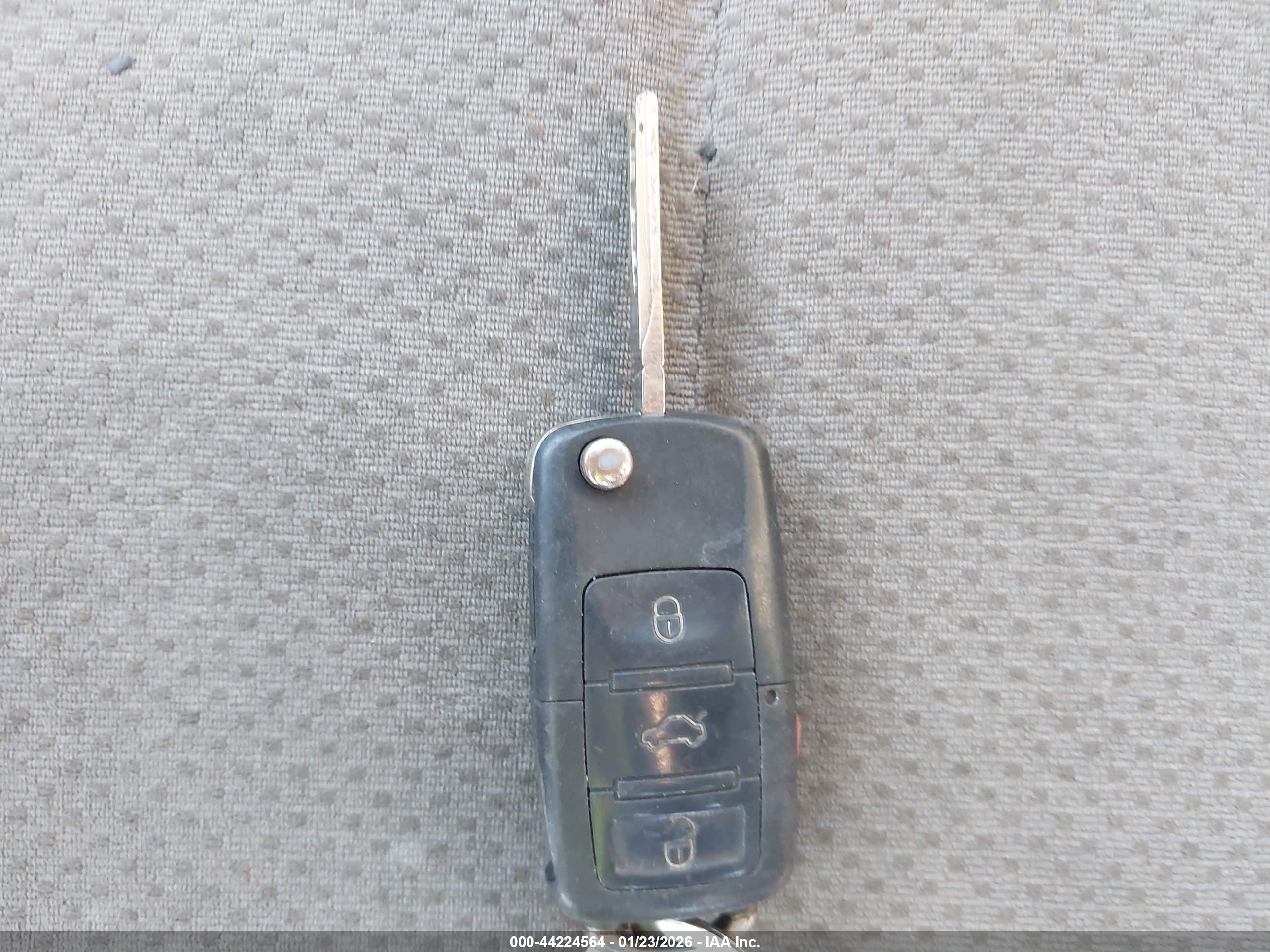VOLKSWAGEN JETTA image 11