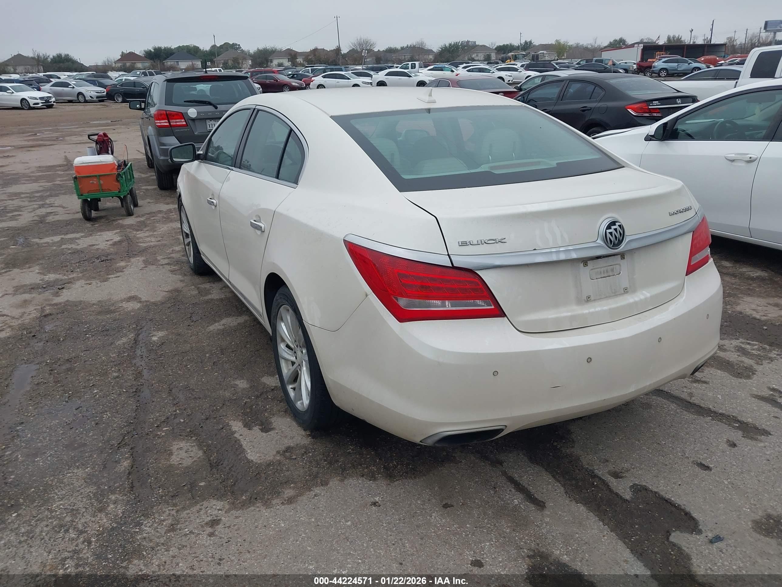 BUICK LACROSSE image 3