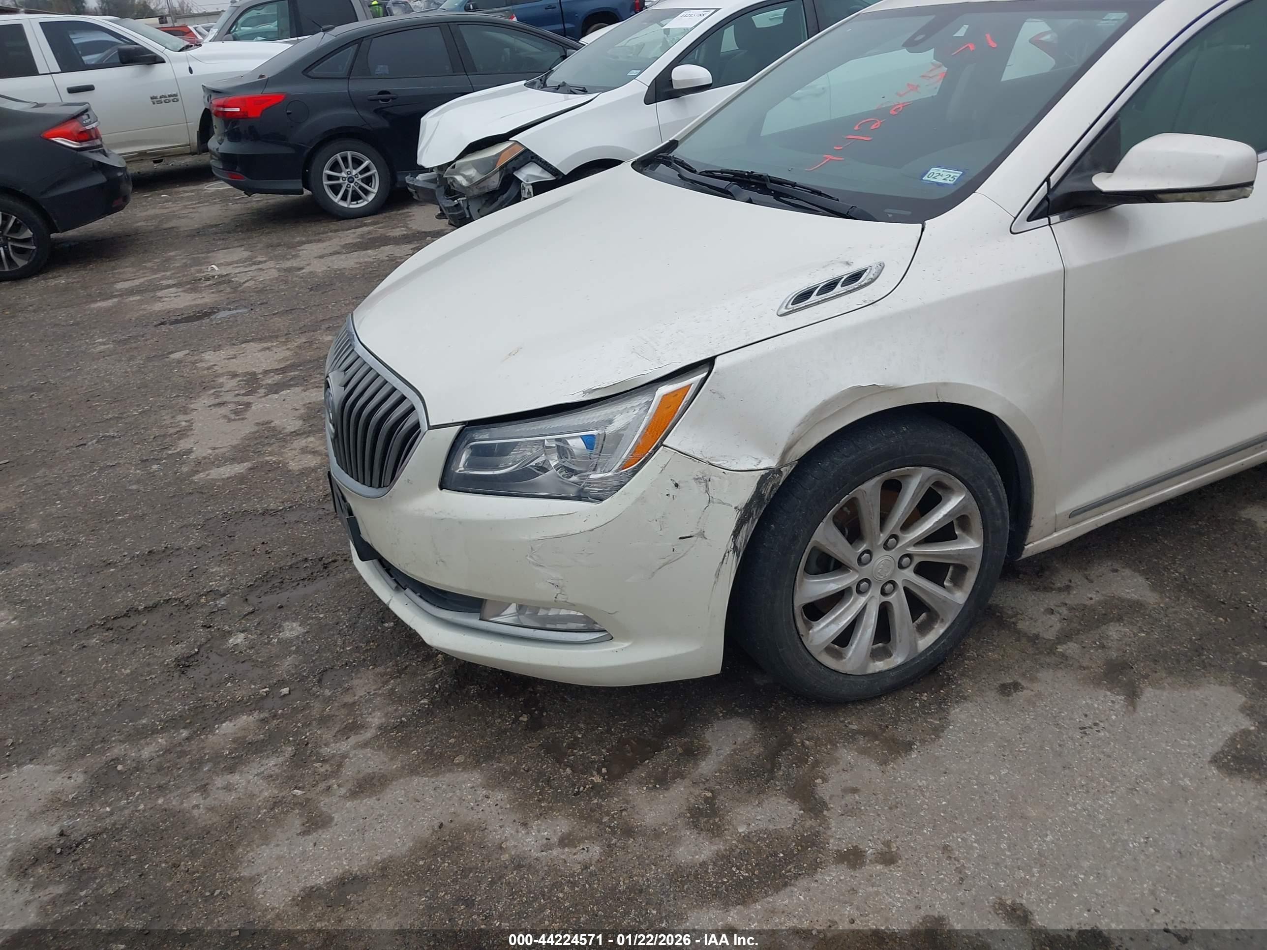 BUICK LACROSSE image 6