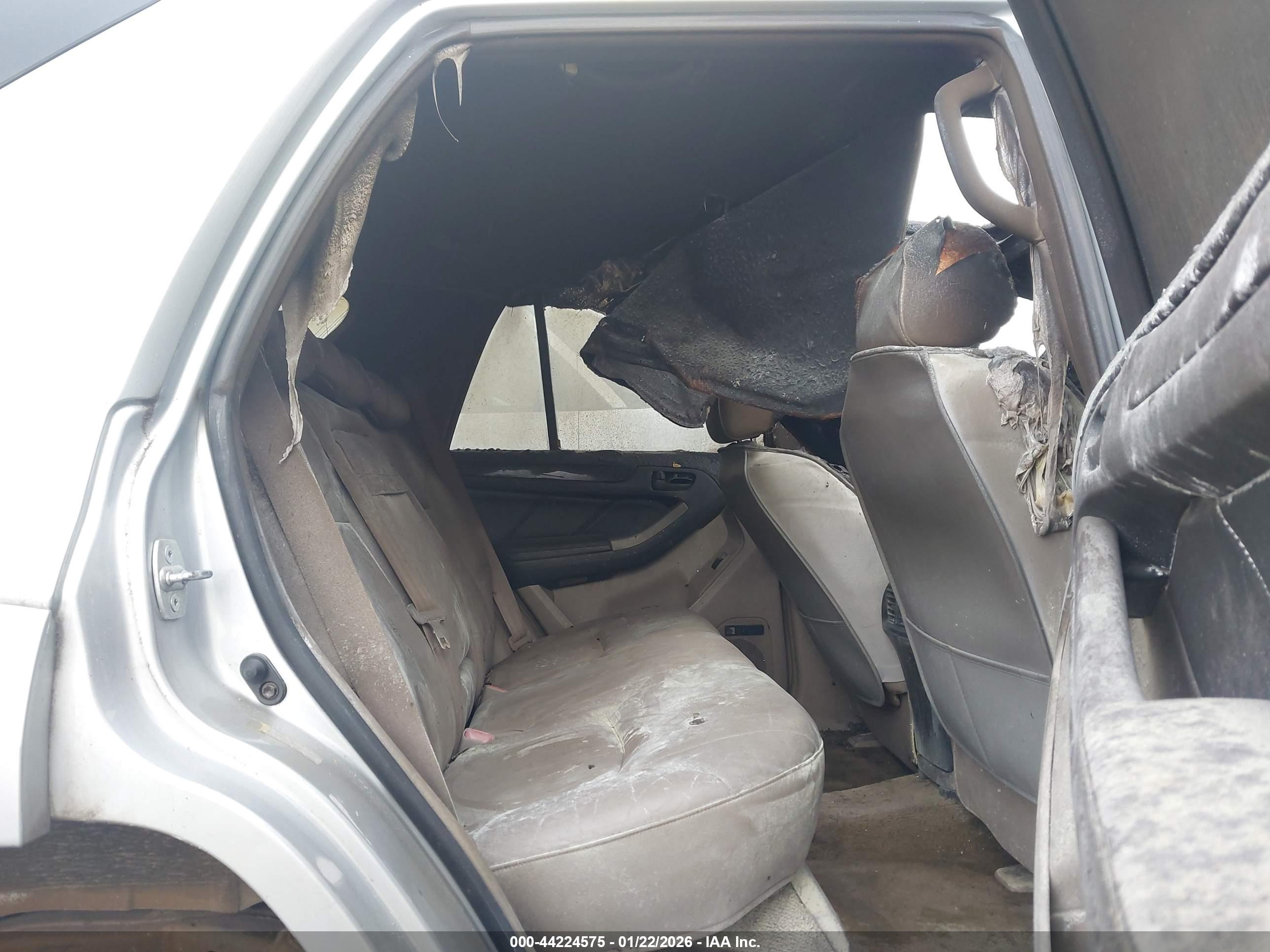 TOYOTA 4RUNNER image 8