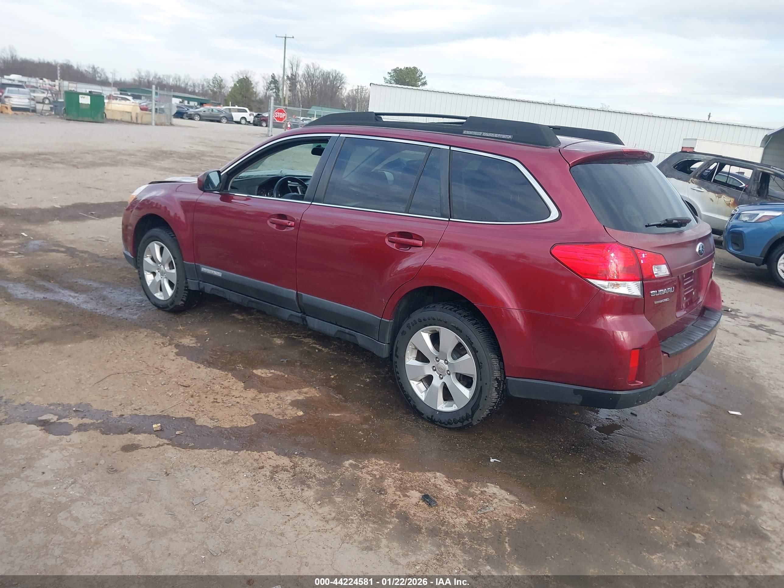 SUBARU OUTBACK image 3