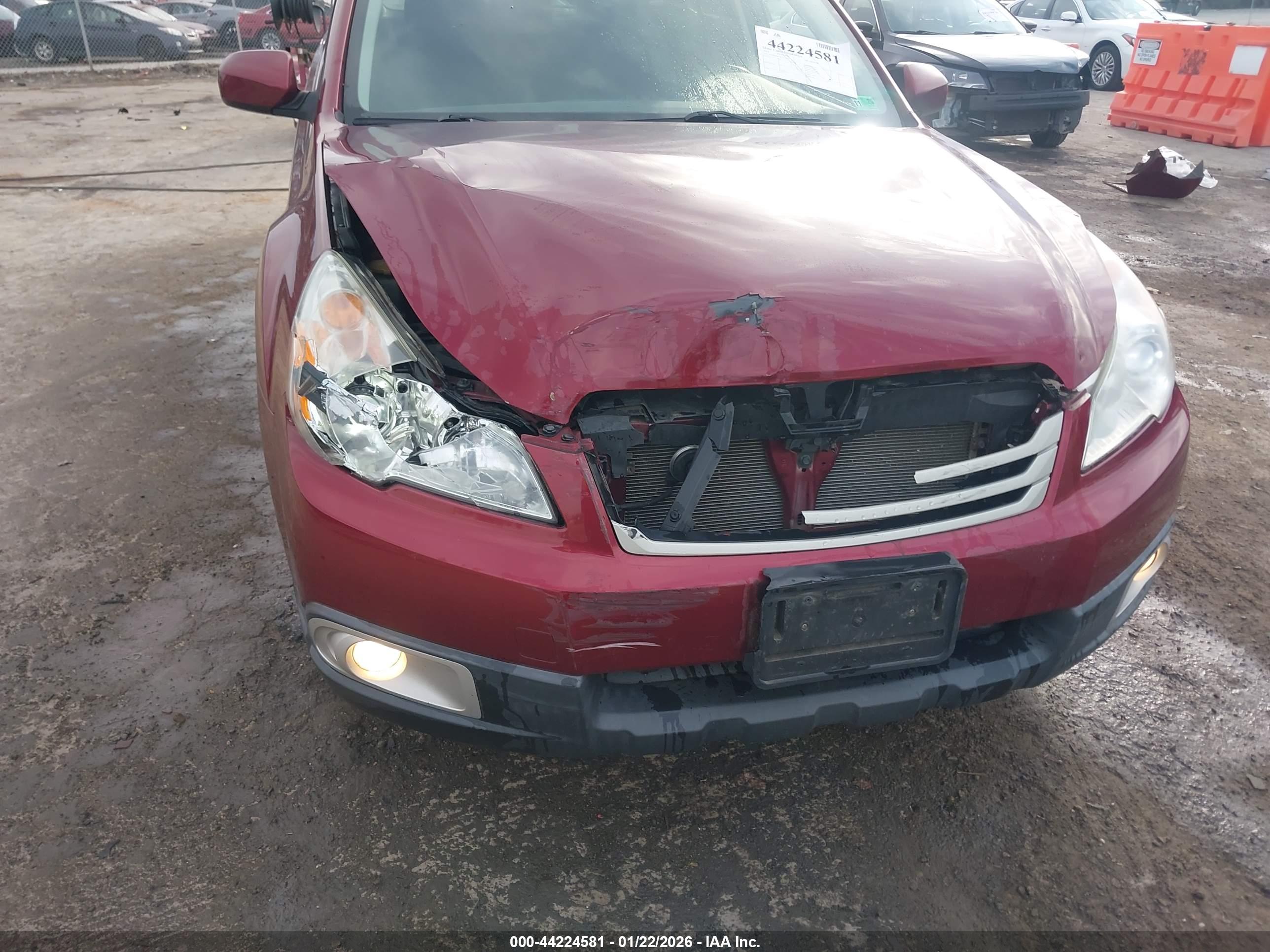 SUBARU OUTBACK image 6