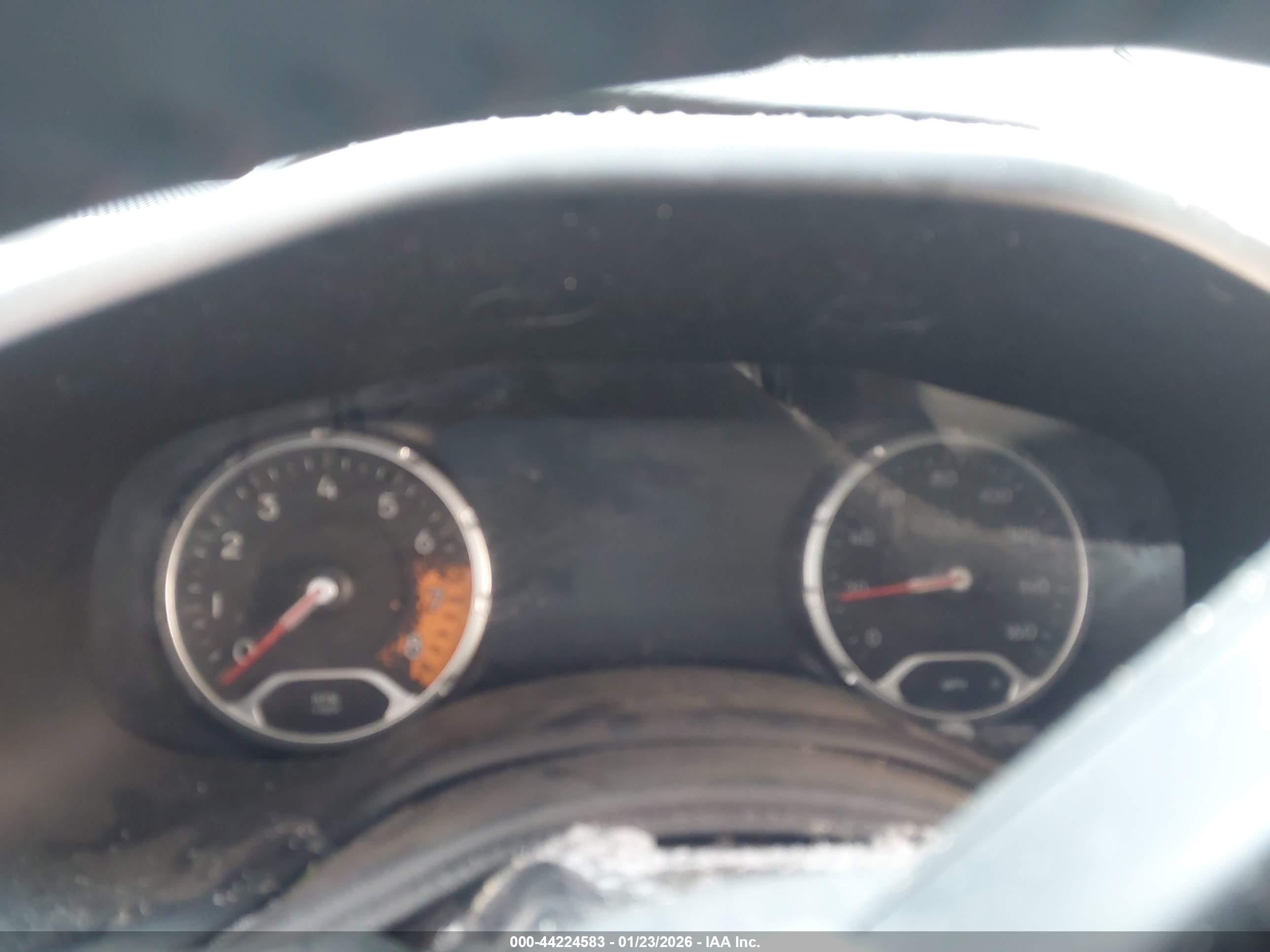 JEEP RENEGADE image 7