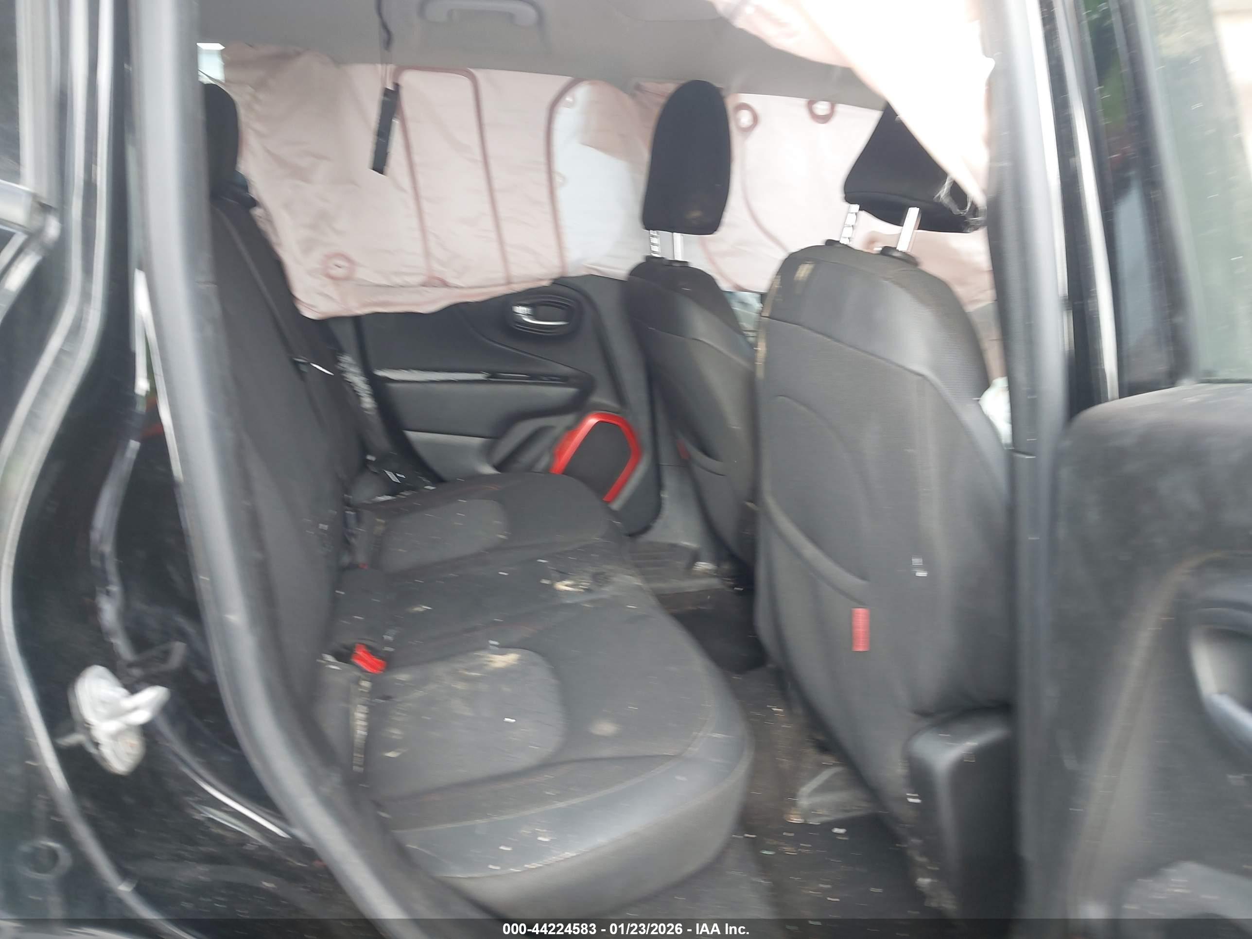 JEEP RENEGADE image 8