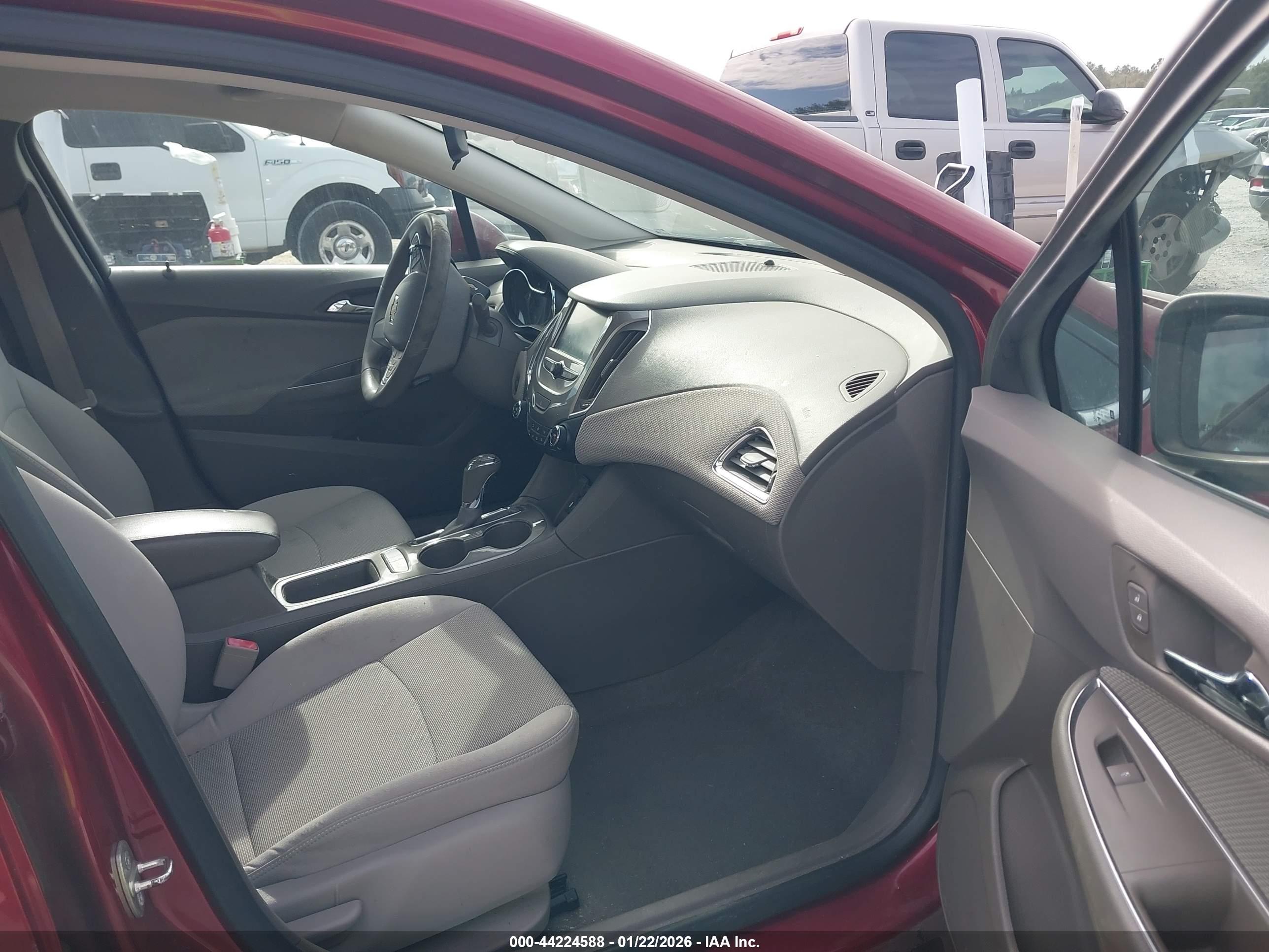 CHEVROLET CRUZE image 5