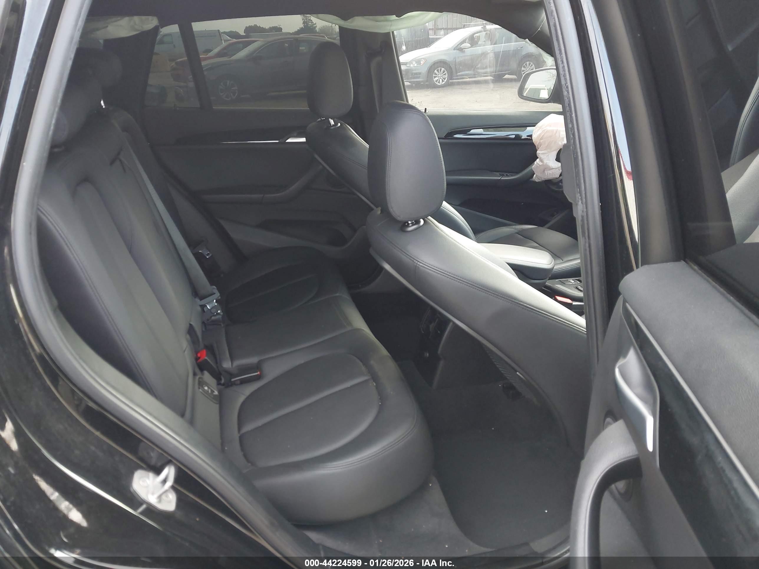 BMW X1 image 8