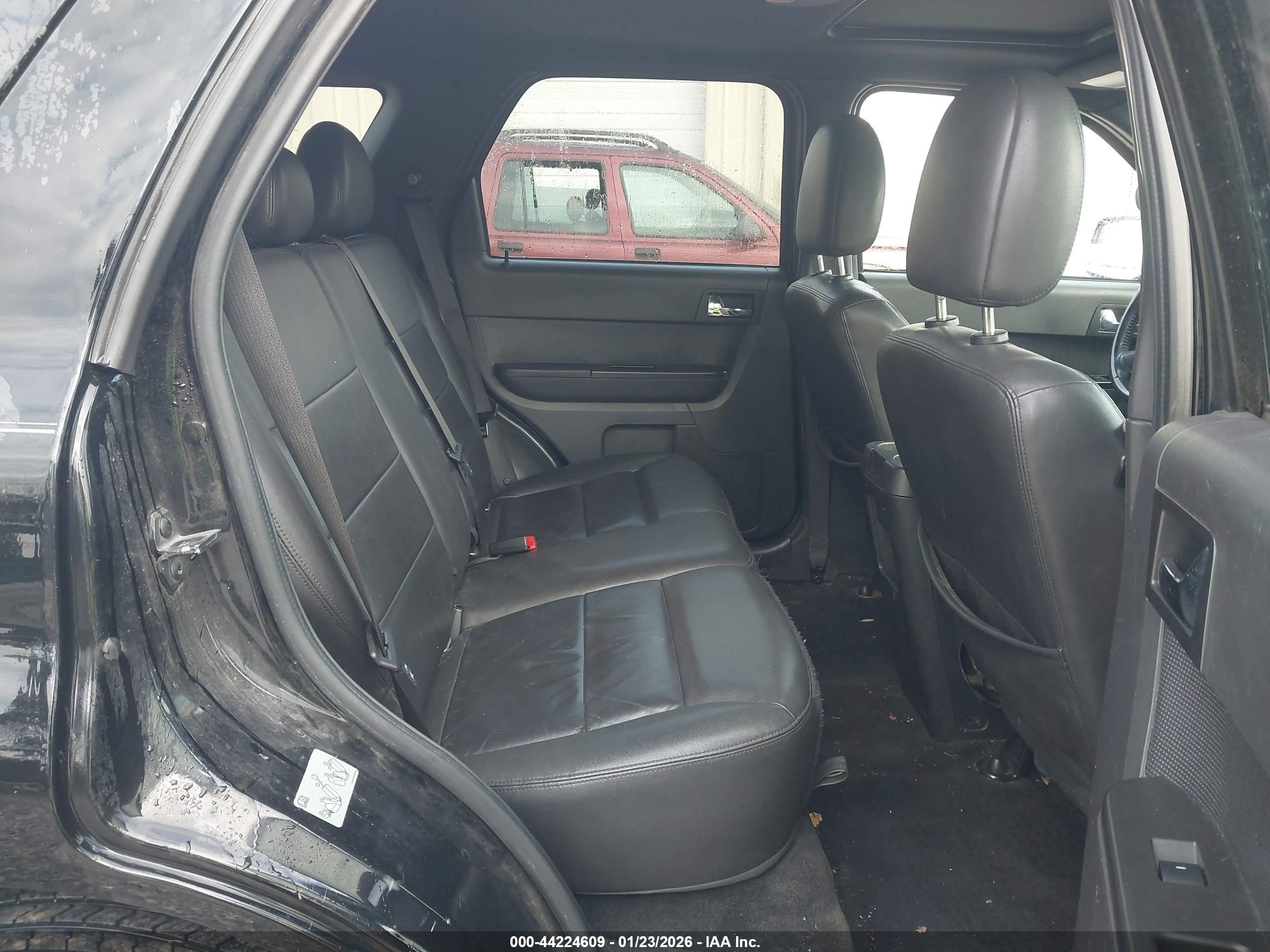 FORD ESCAPE image 8