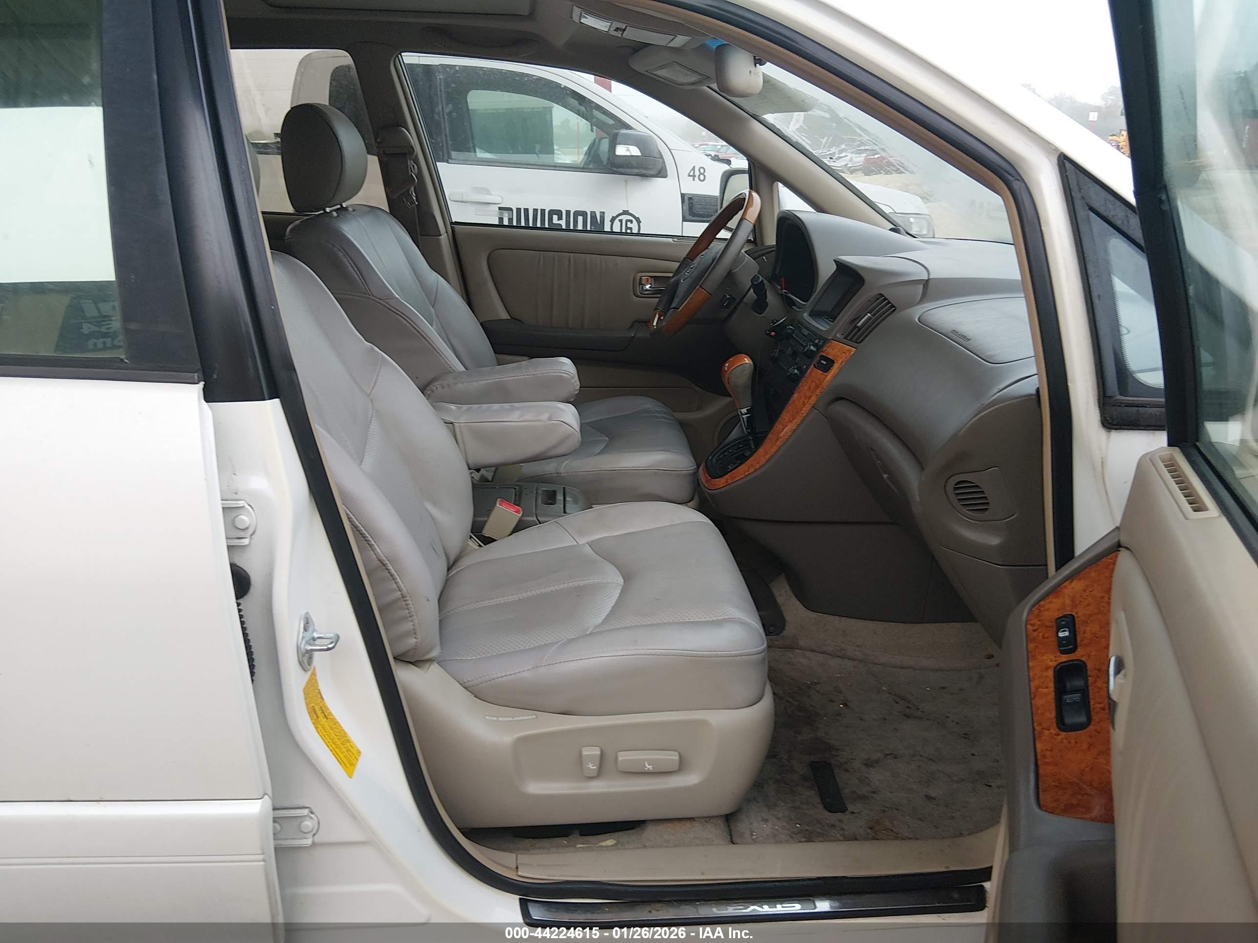 LEXUS RX image 5