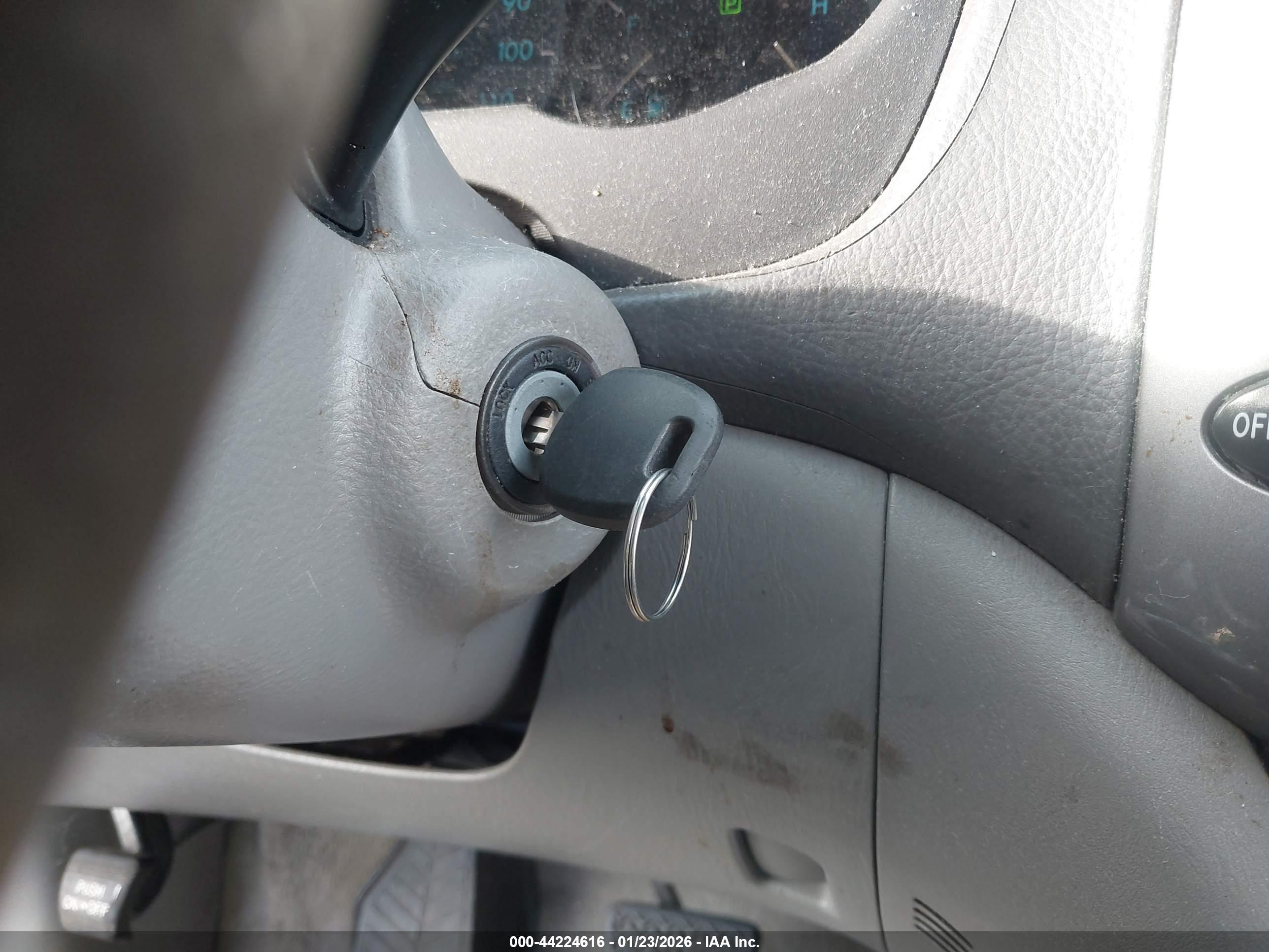 TOYOTA SIENNA image 11