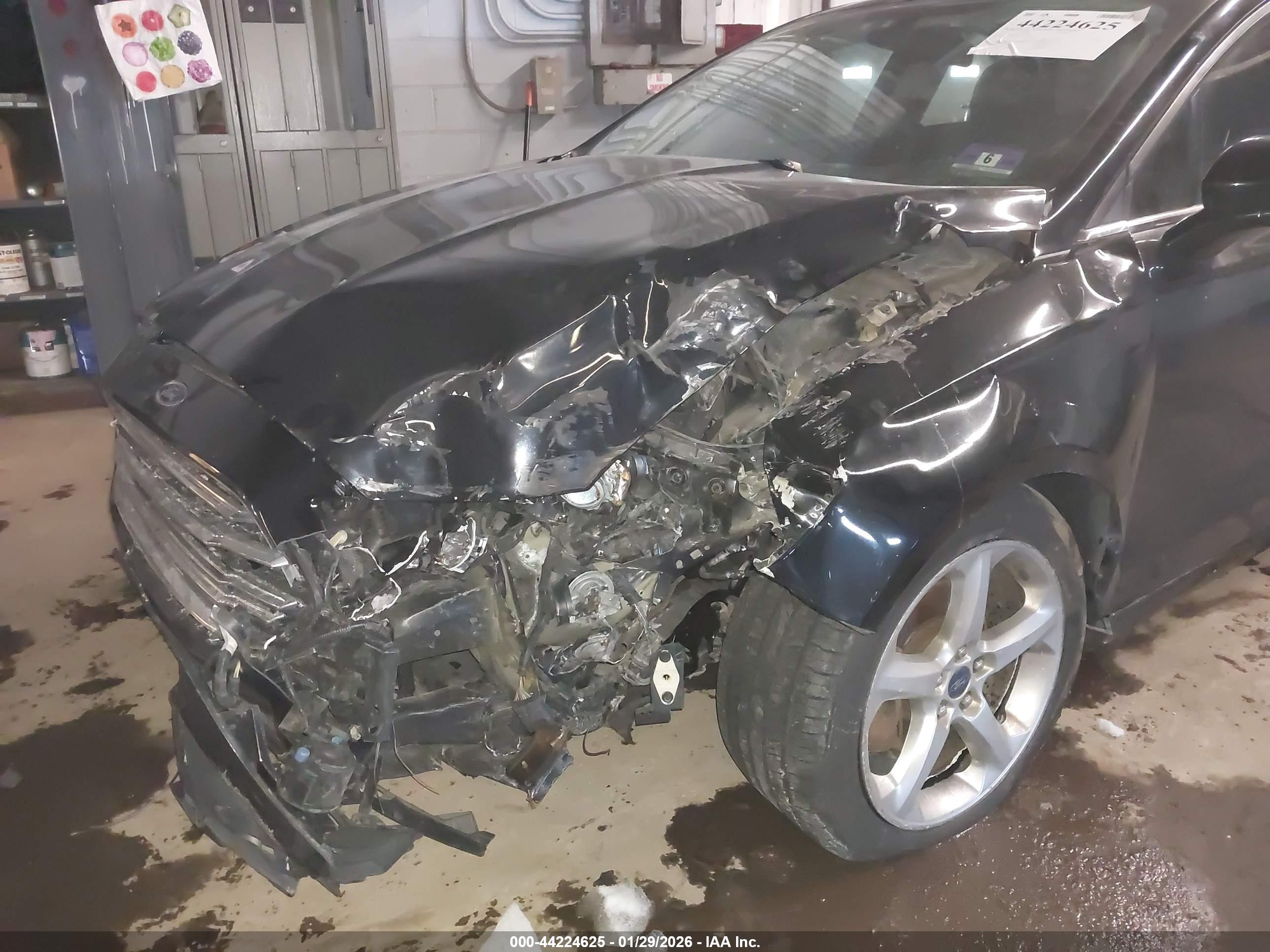 FORD FUSION image 6