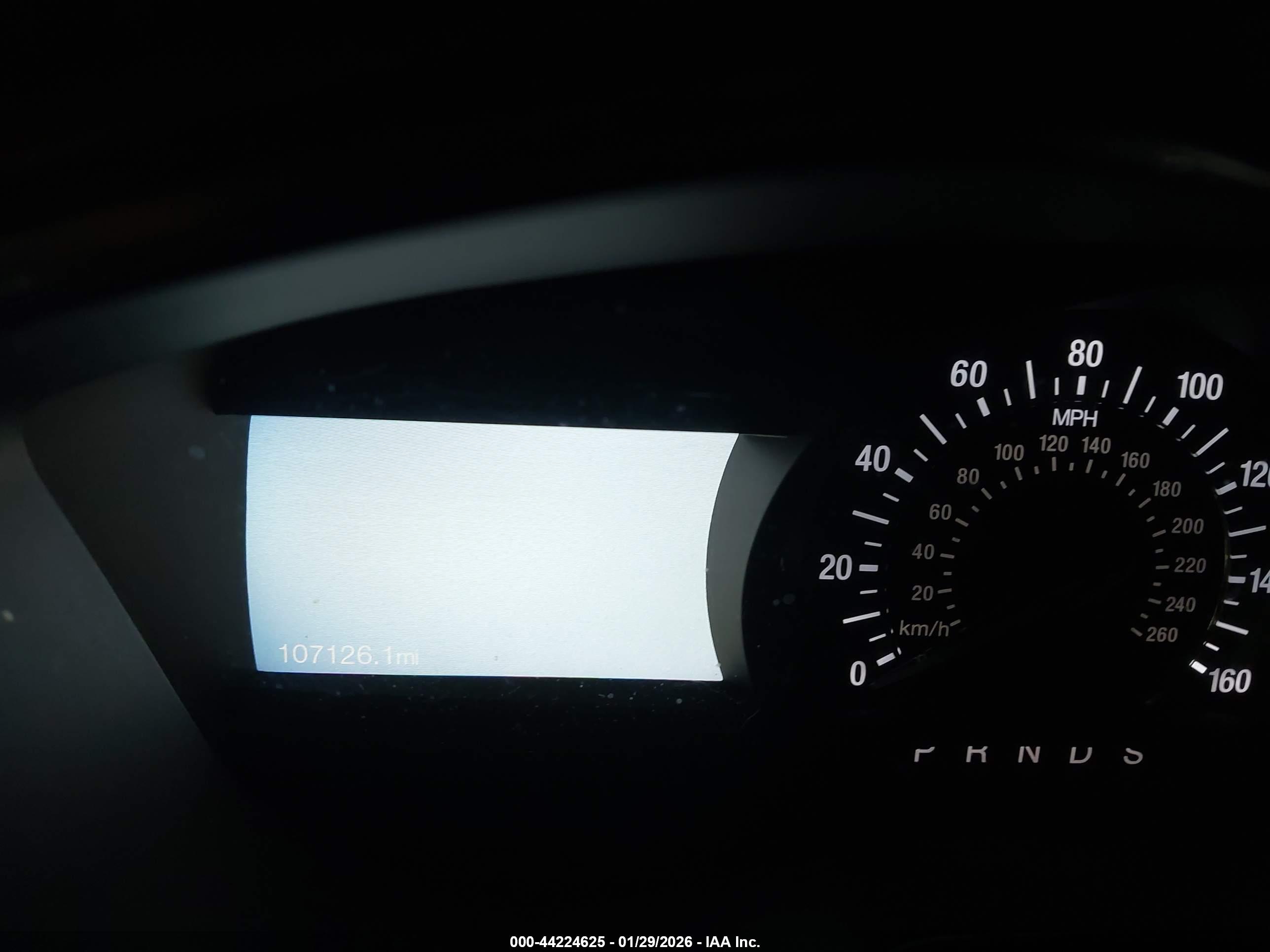 FORD FUSION image 7
