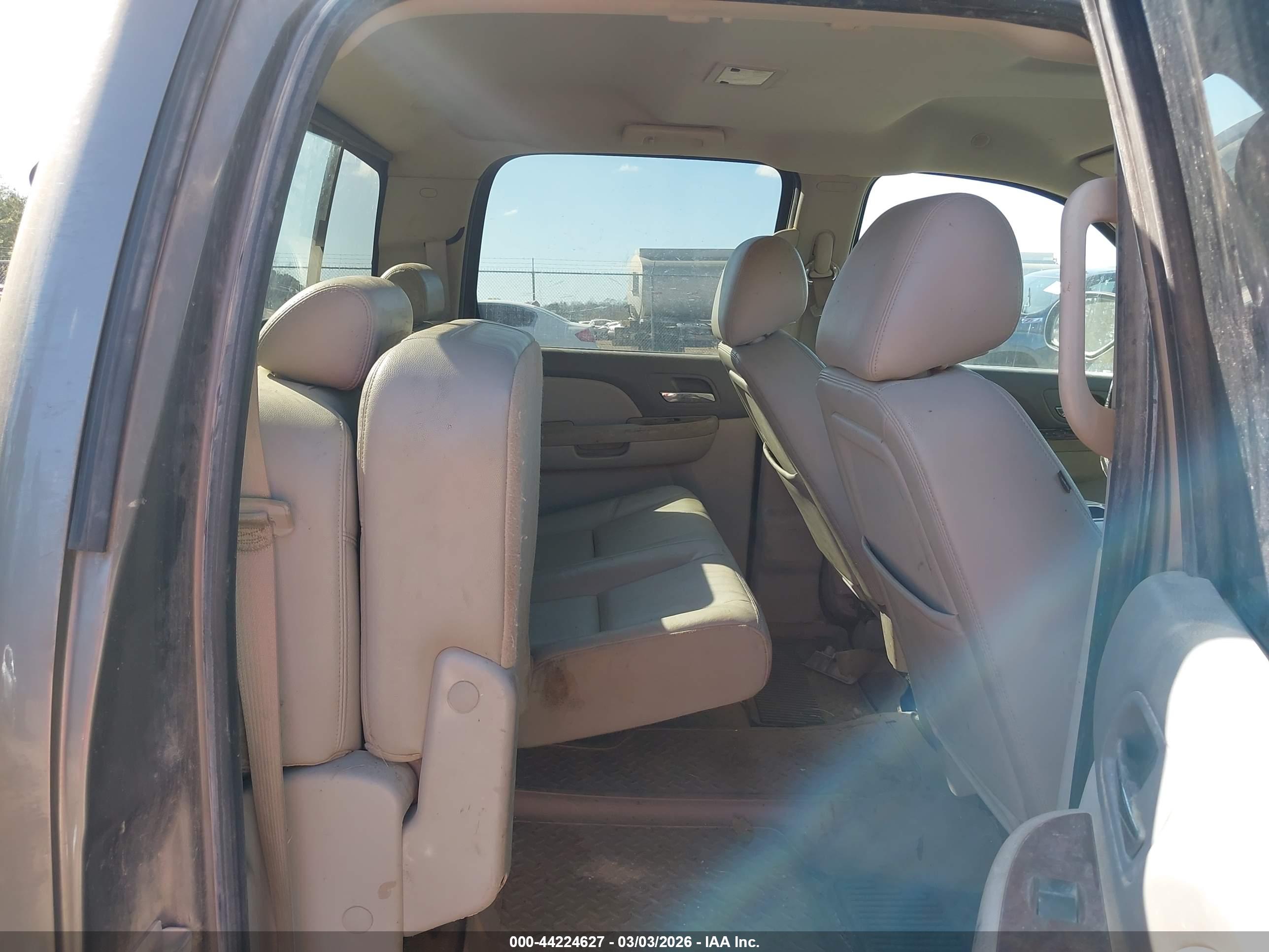 GMC SIERRA image 8