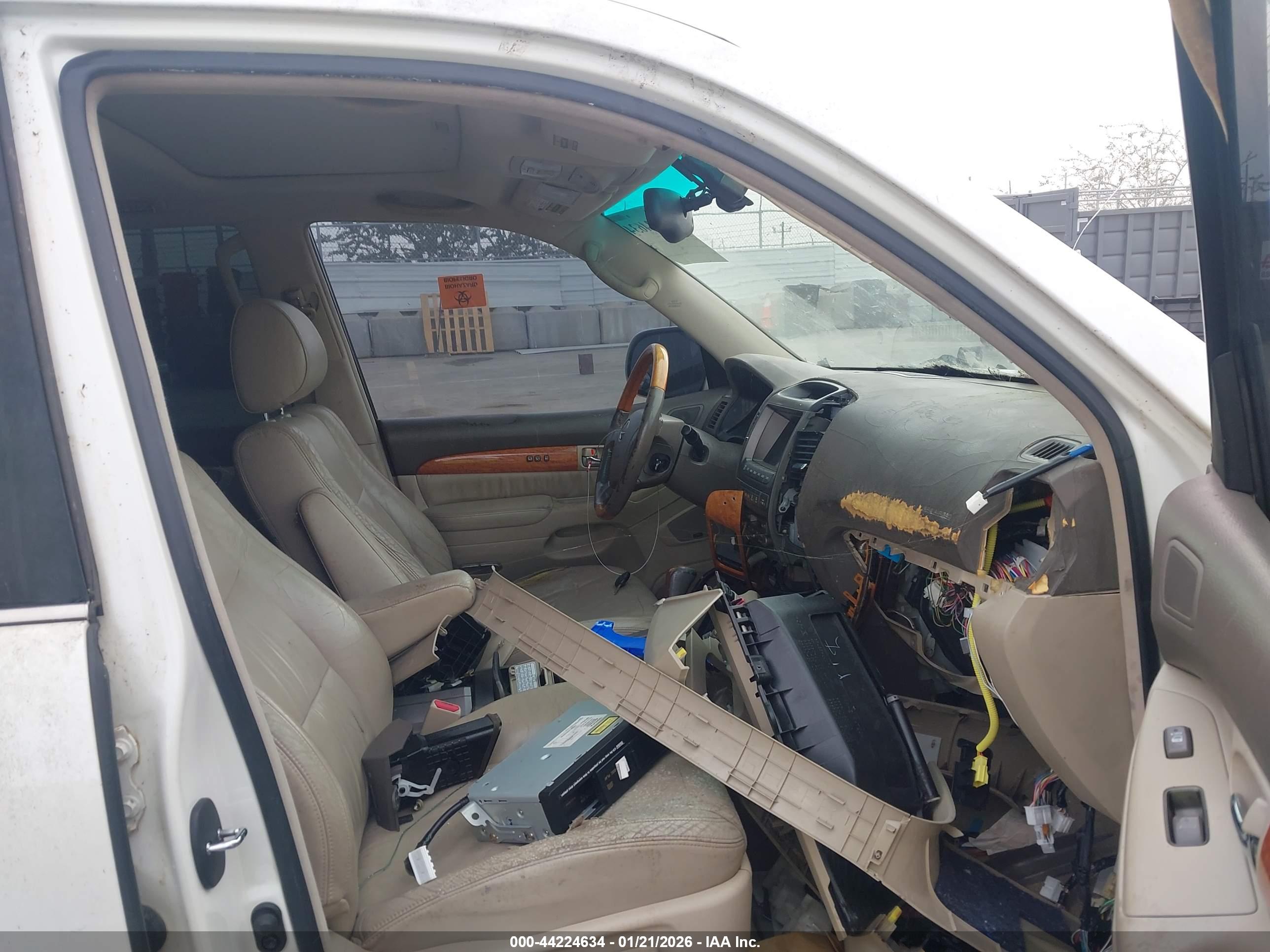 LEXUS GX image 5