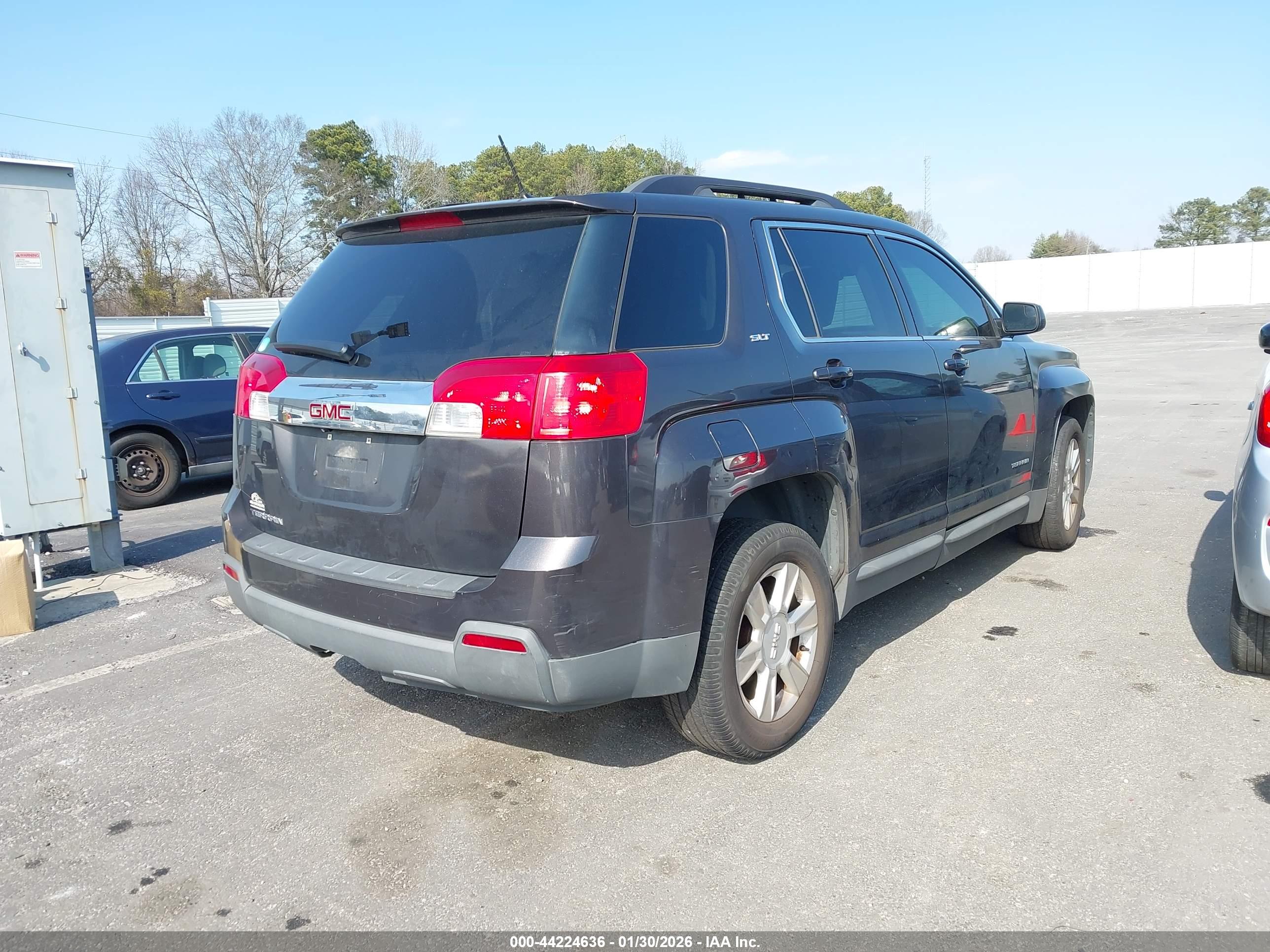 GMC TERRAIN image 4