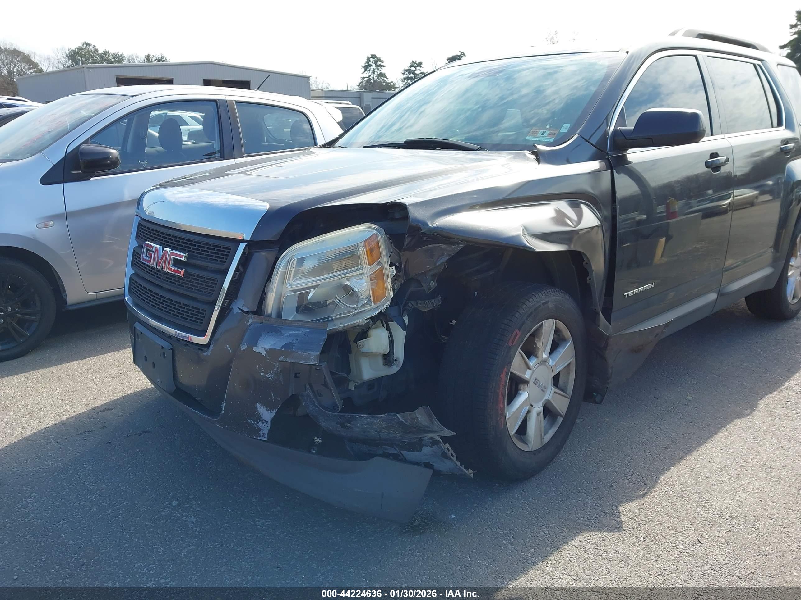 GMC TERRAIN image 6