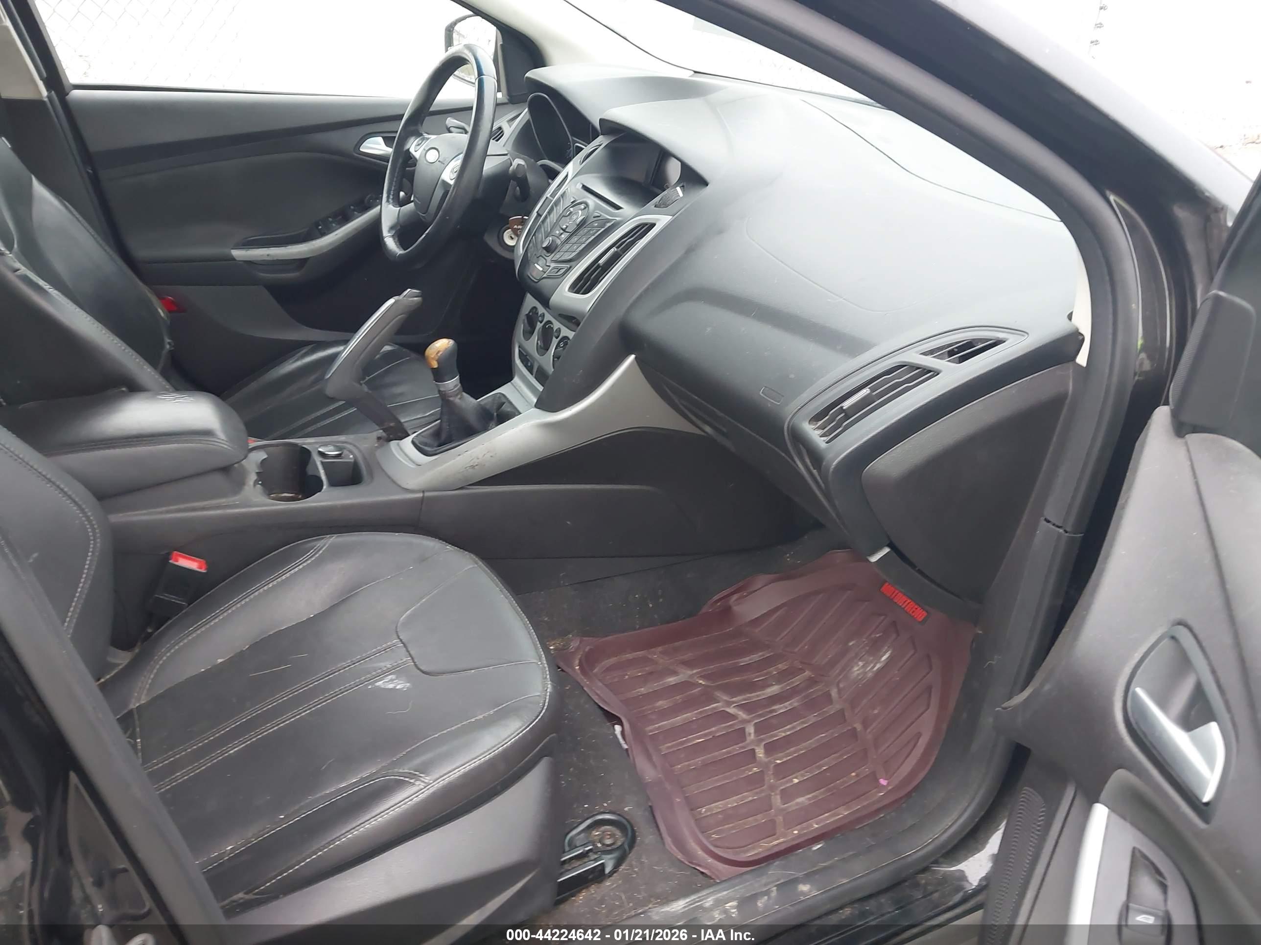 FORD FOCUS image 5