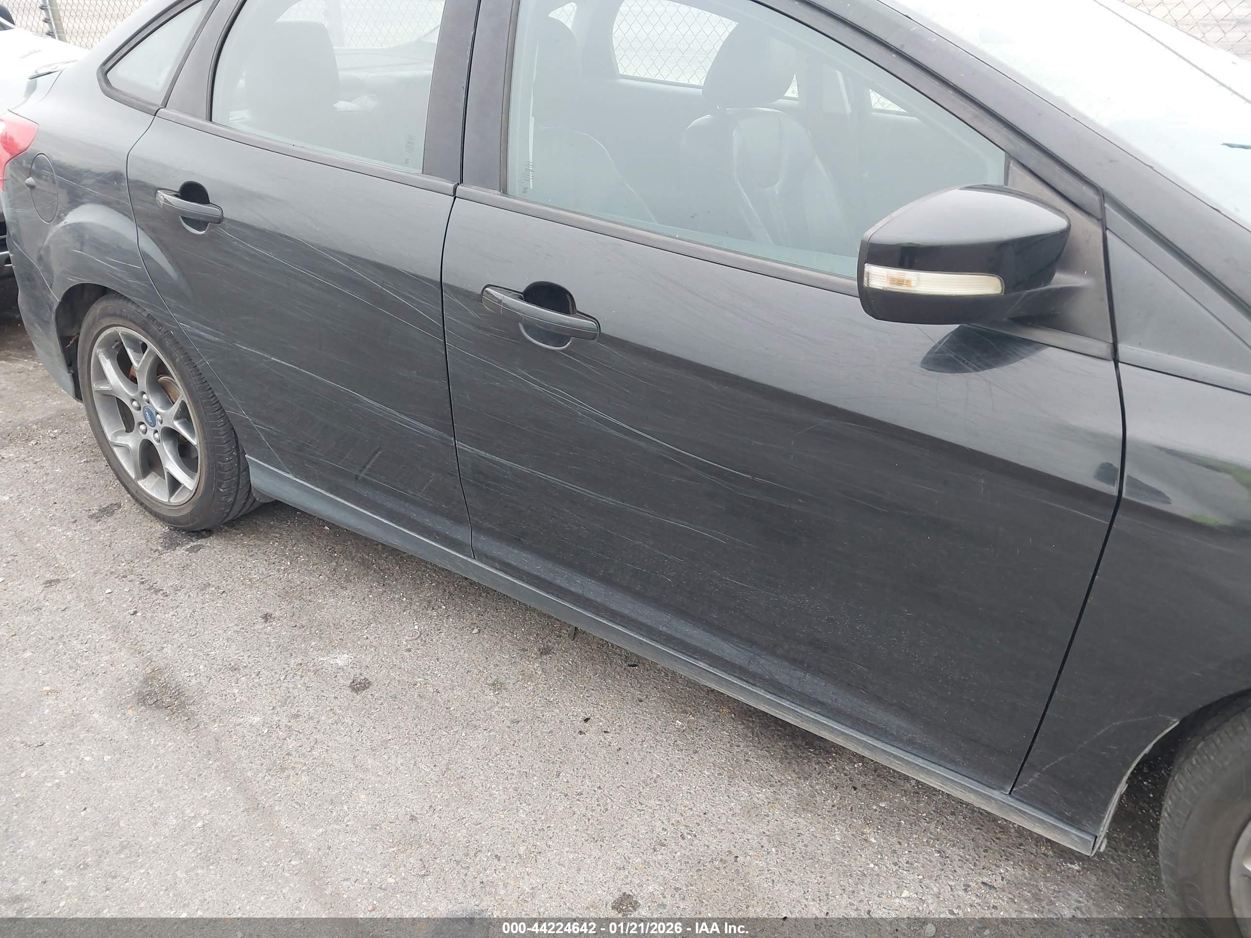FORD FOCUS image 6