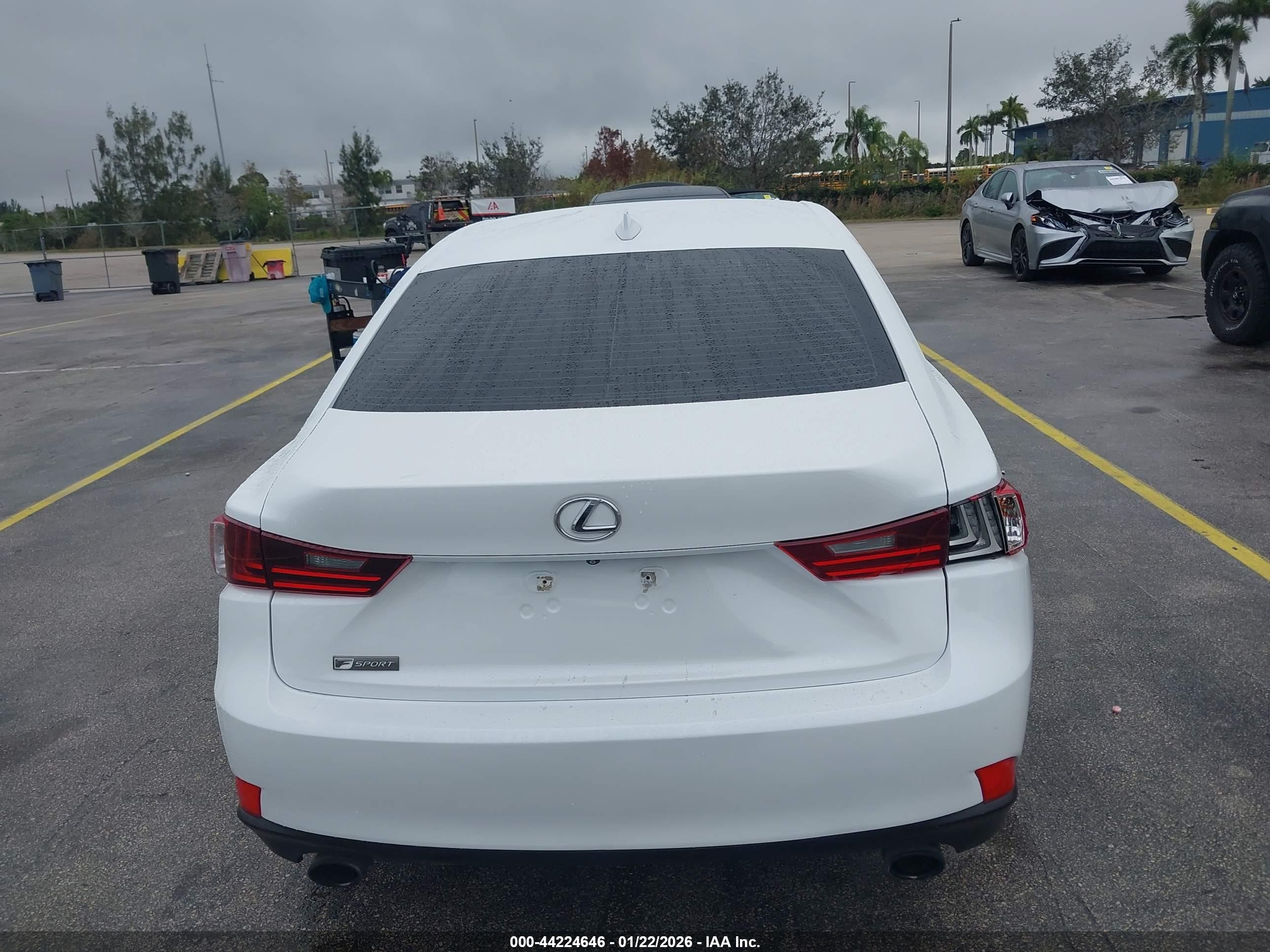 LEXUS IS image 6