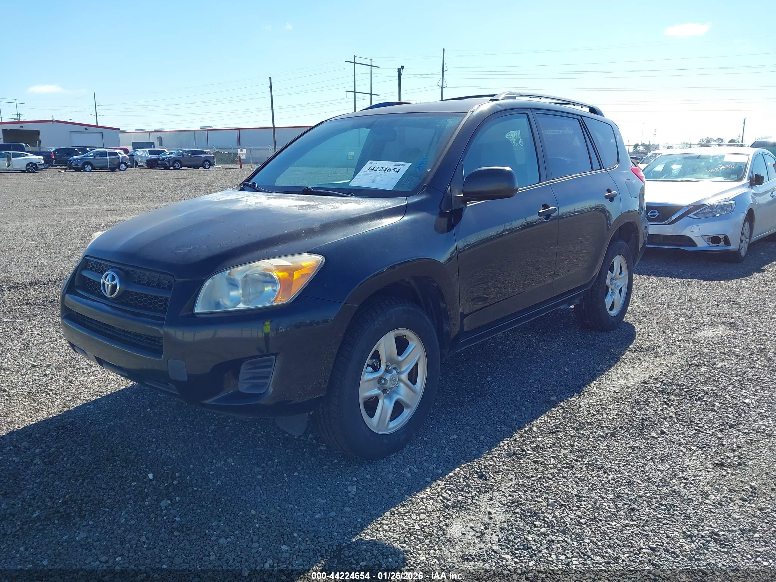 TOYOTA RAV4 image 2