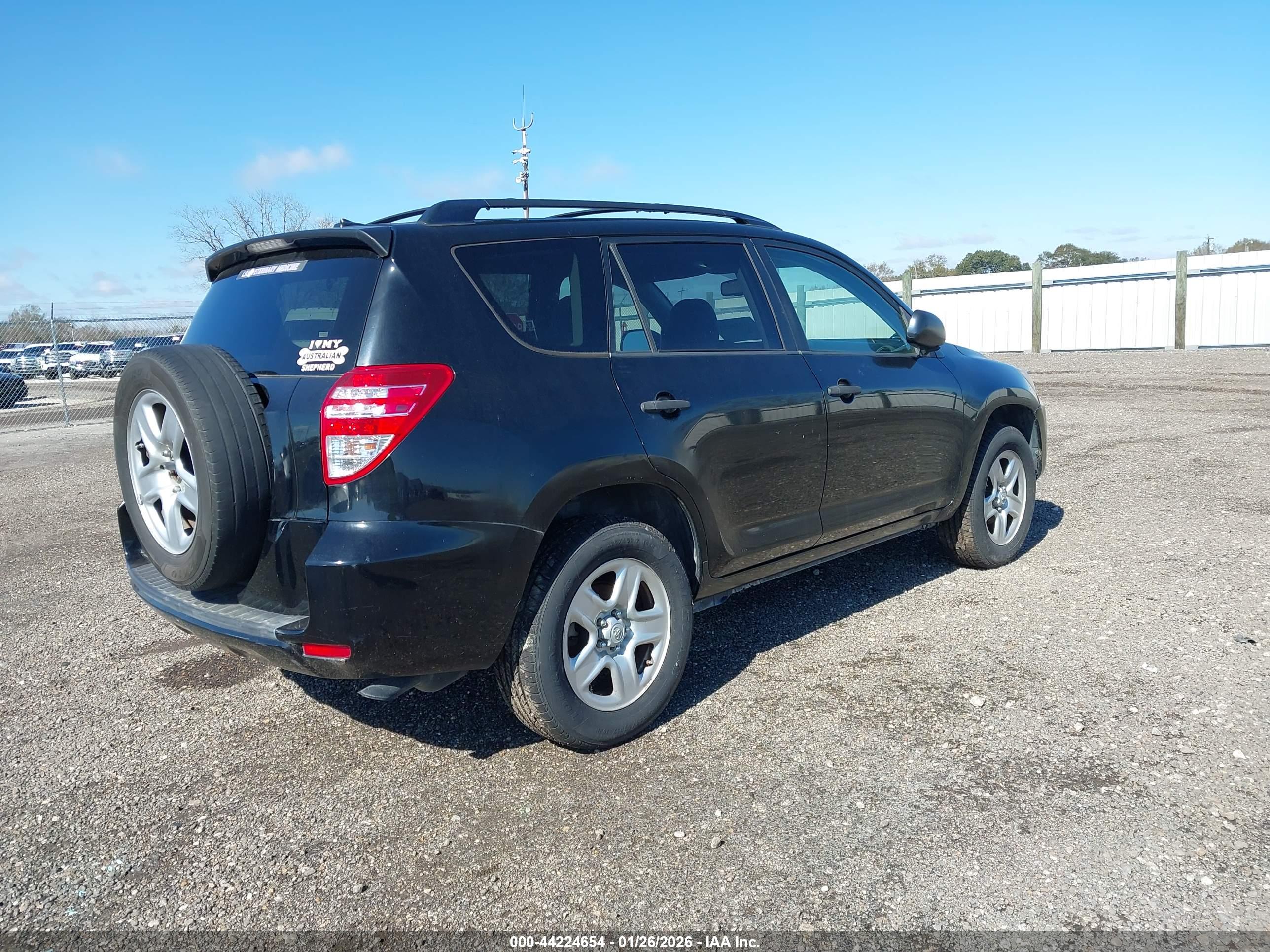 TOYOTA RAV4 image 4