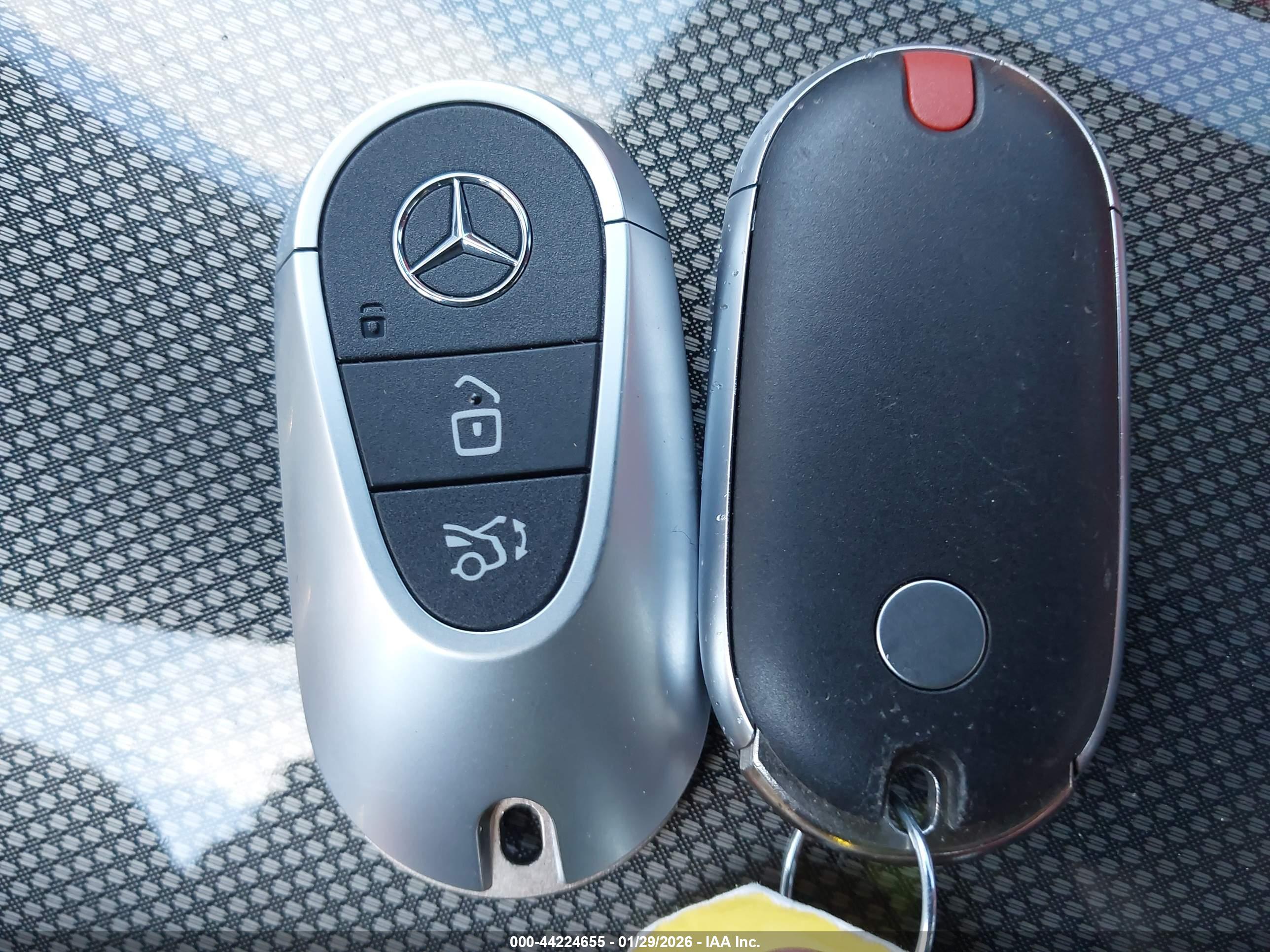 MERCEDES-BENZ C image 11