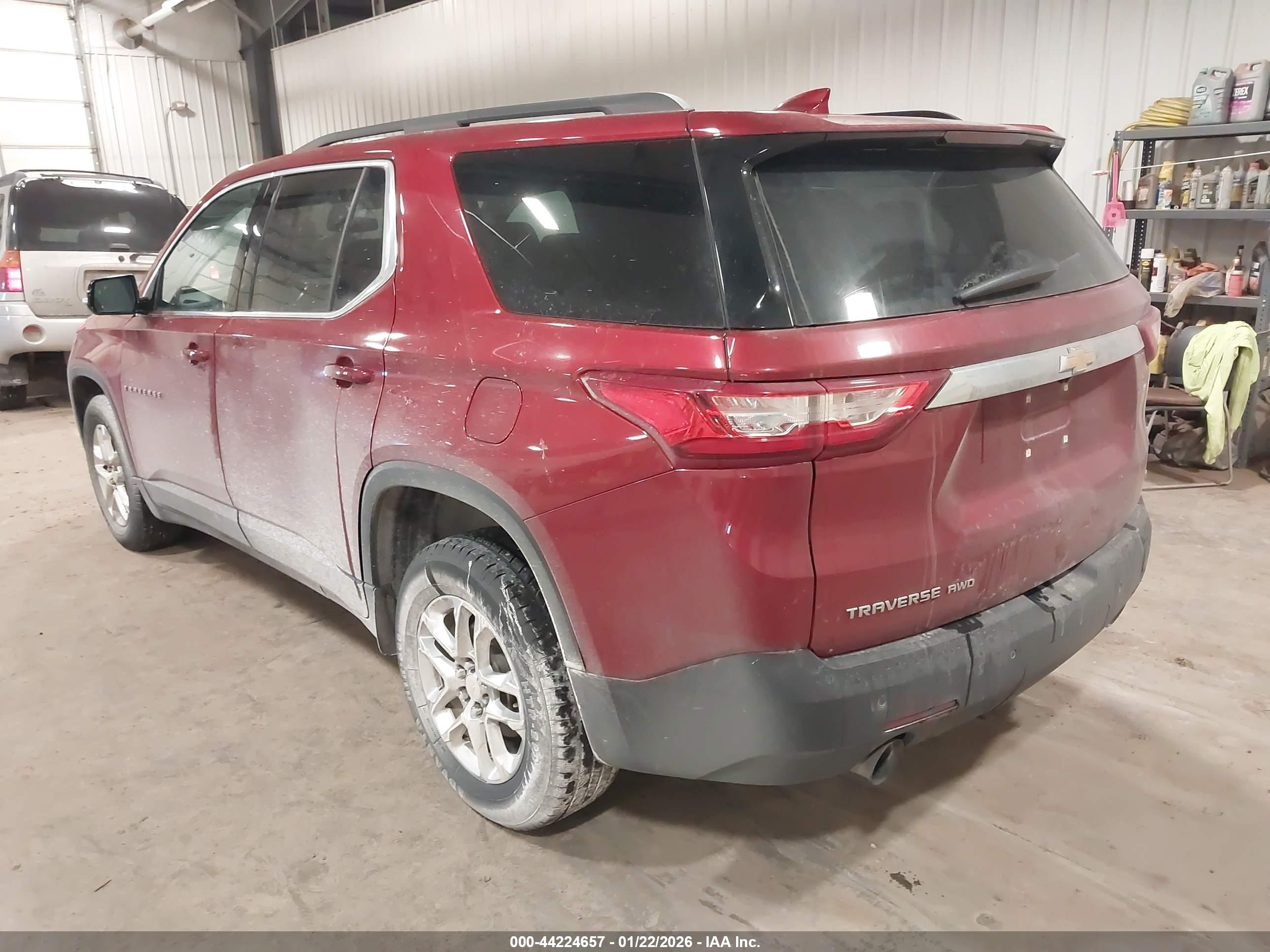 CHEVROLET TRAVERSE image 3