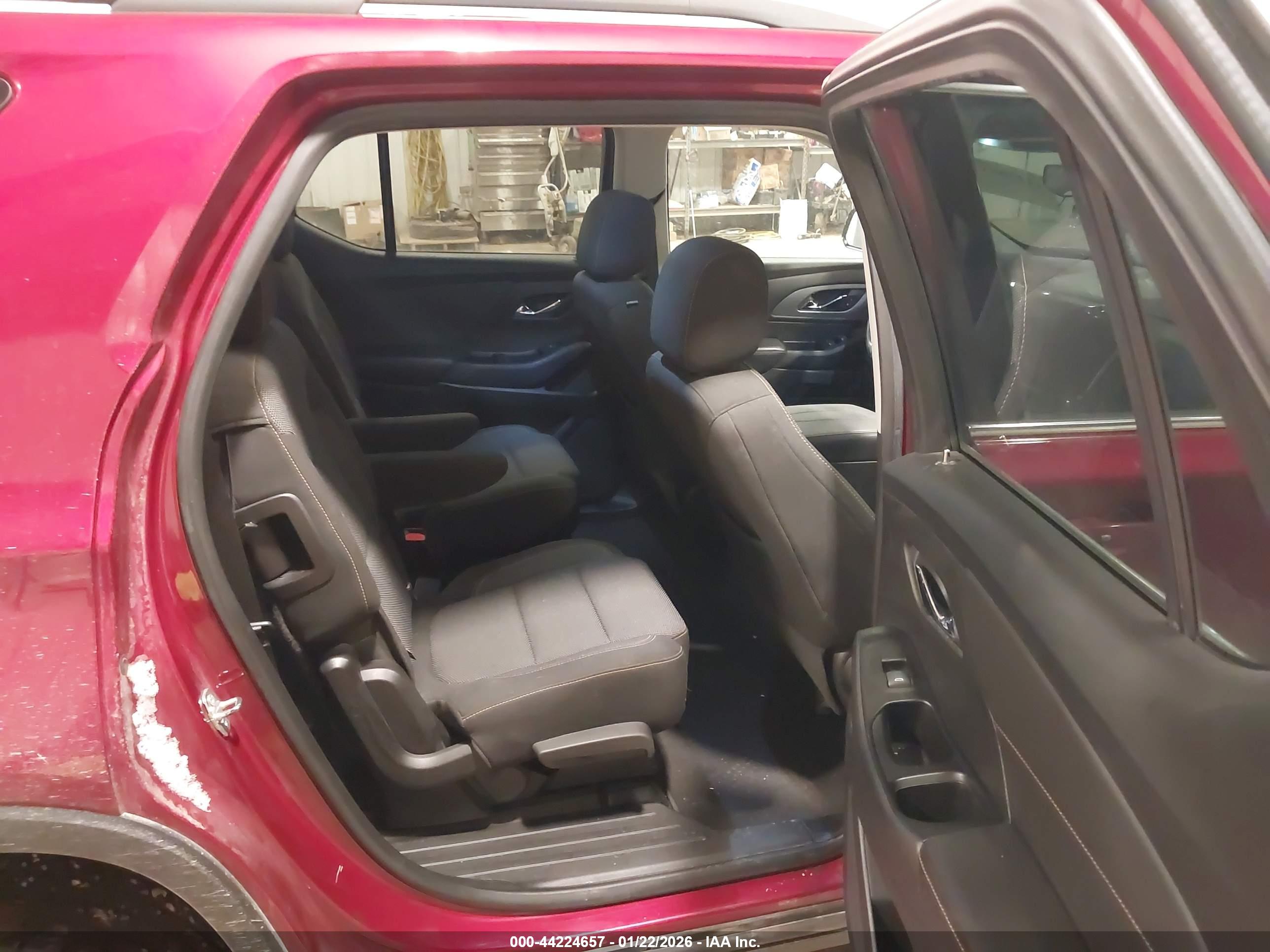 CHEVROLET TRAVERSE image 8