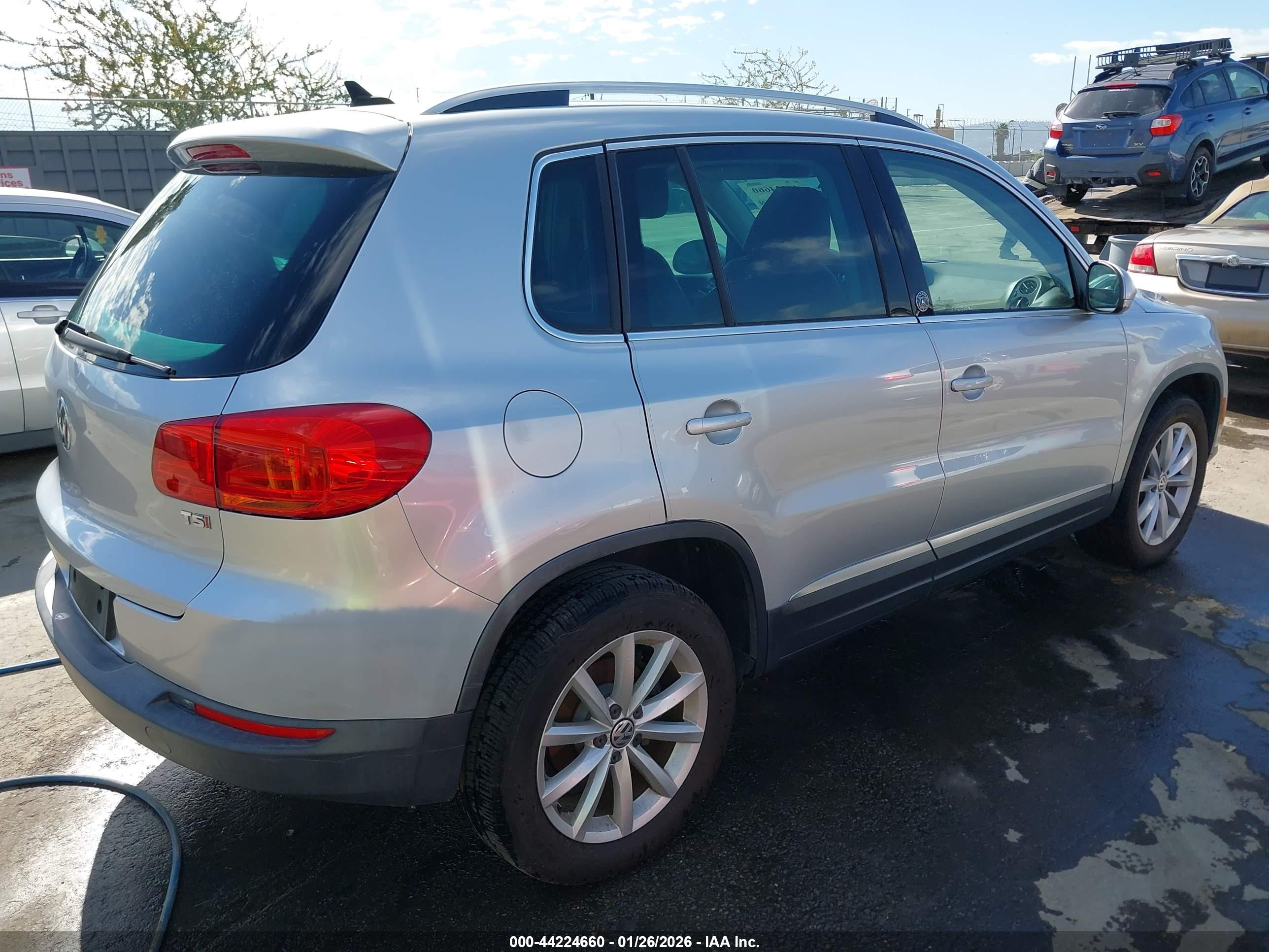 VOLKSWAGEN TIGUAN image 4