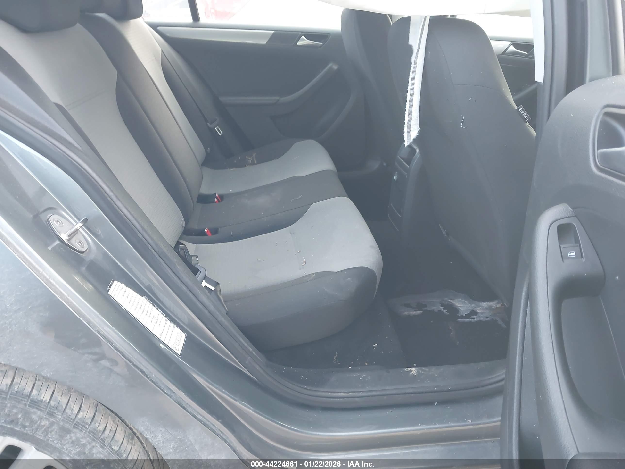 VOLKSWAGEN JETTA image 8