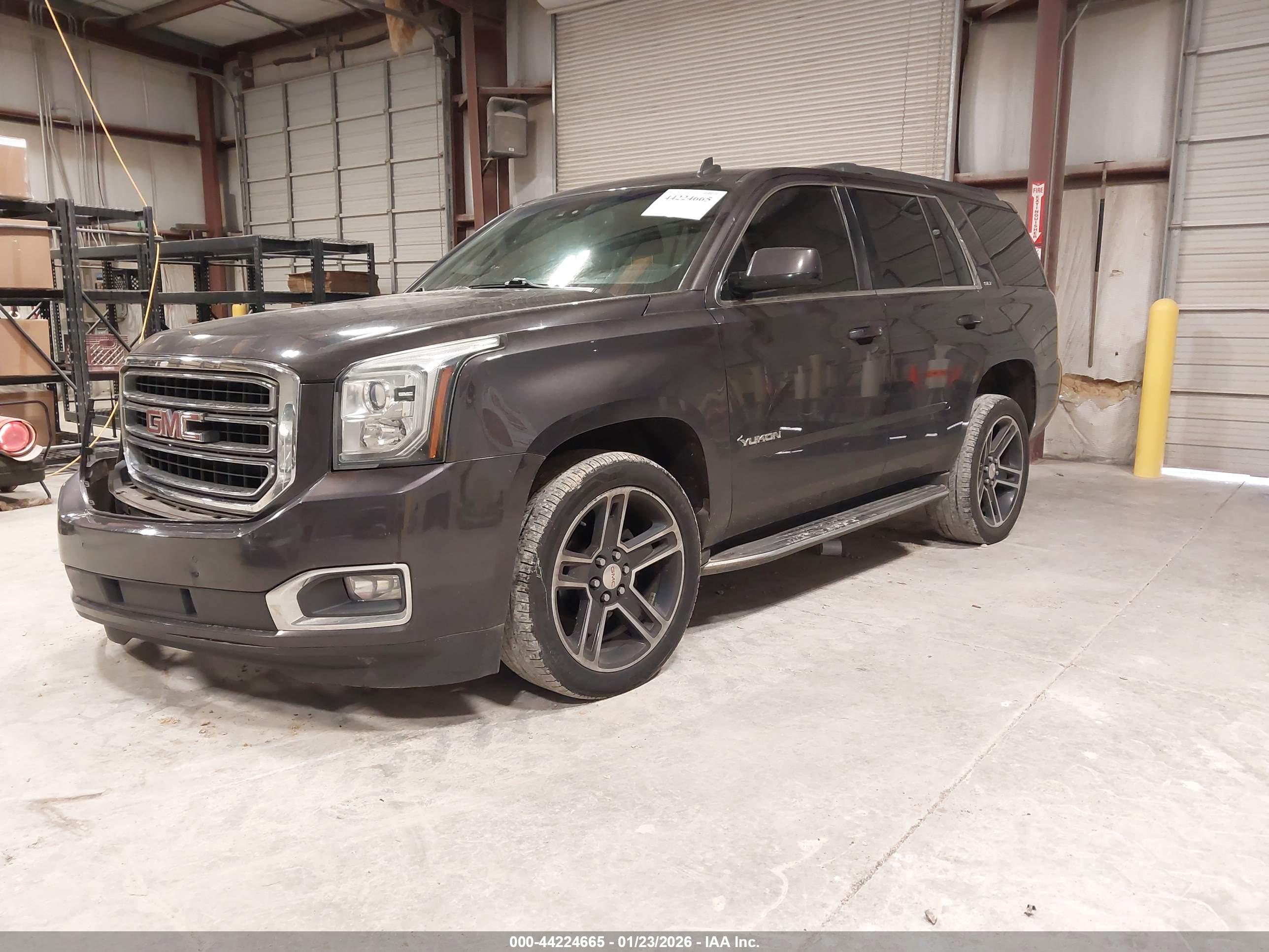 GMC YUKON image 2