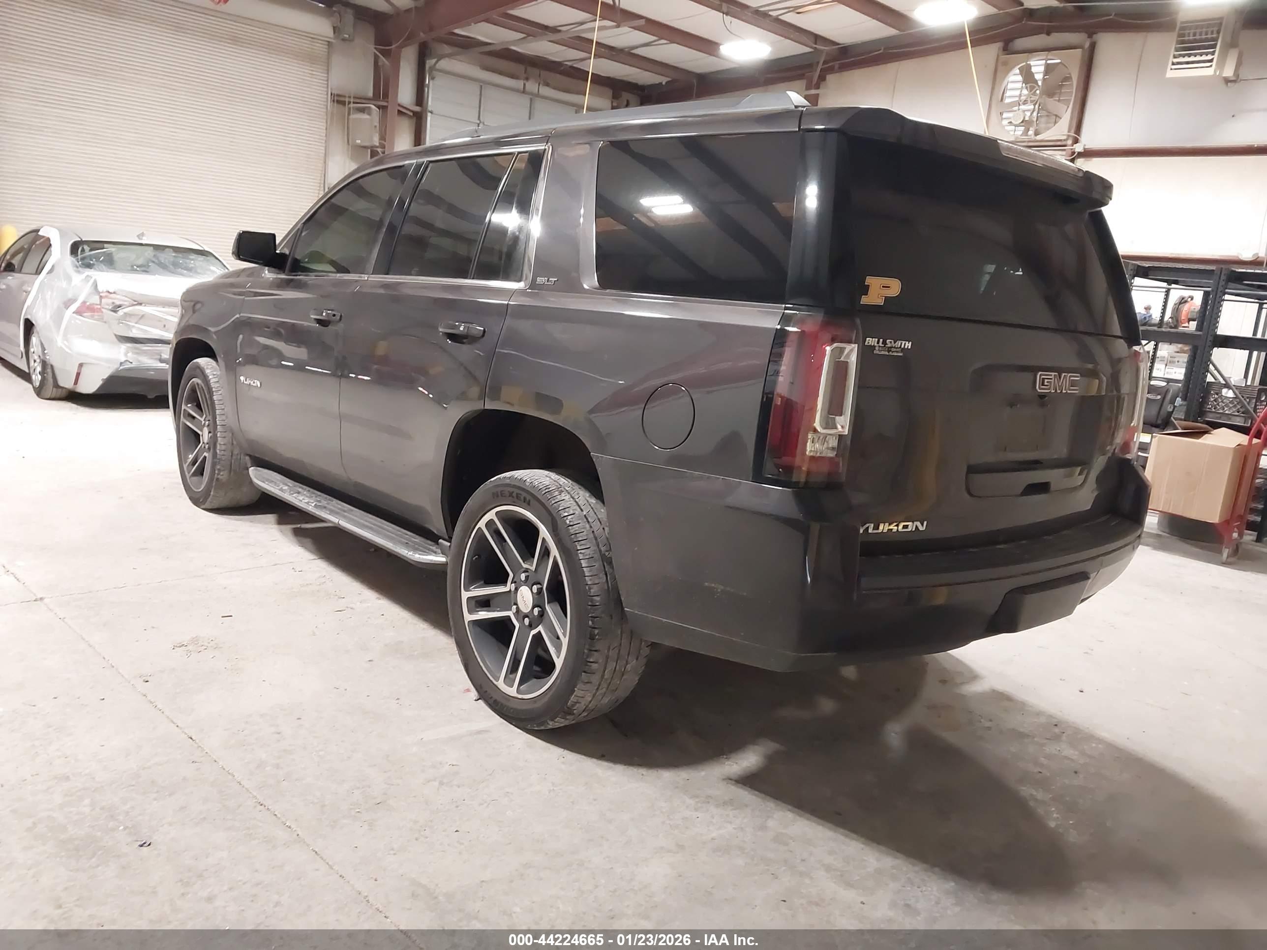 GMC YUKON image 3