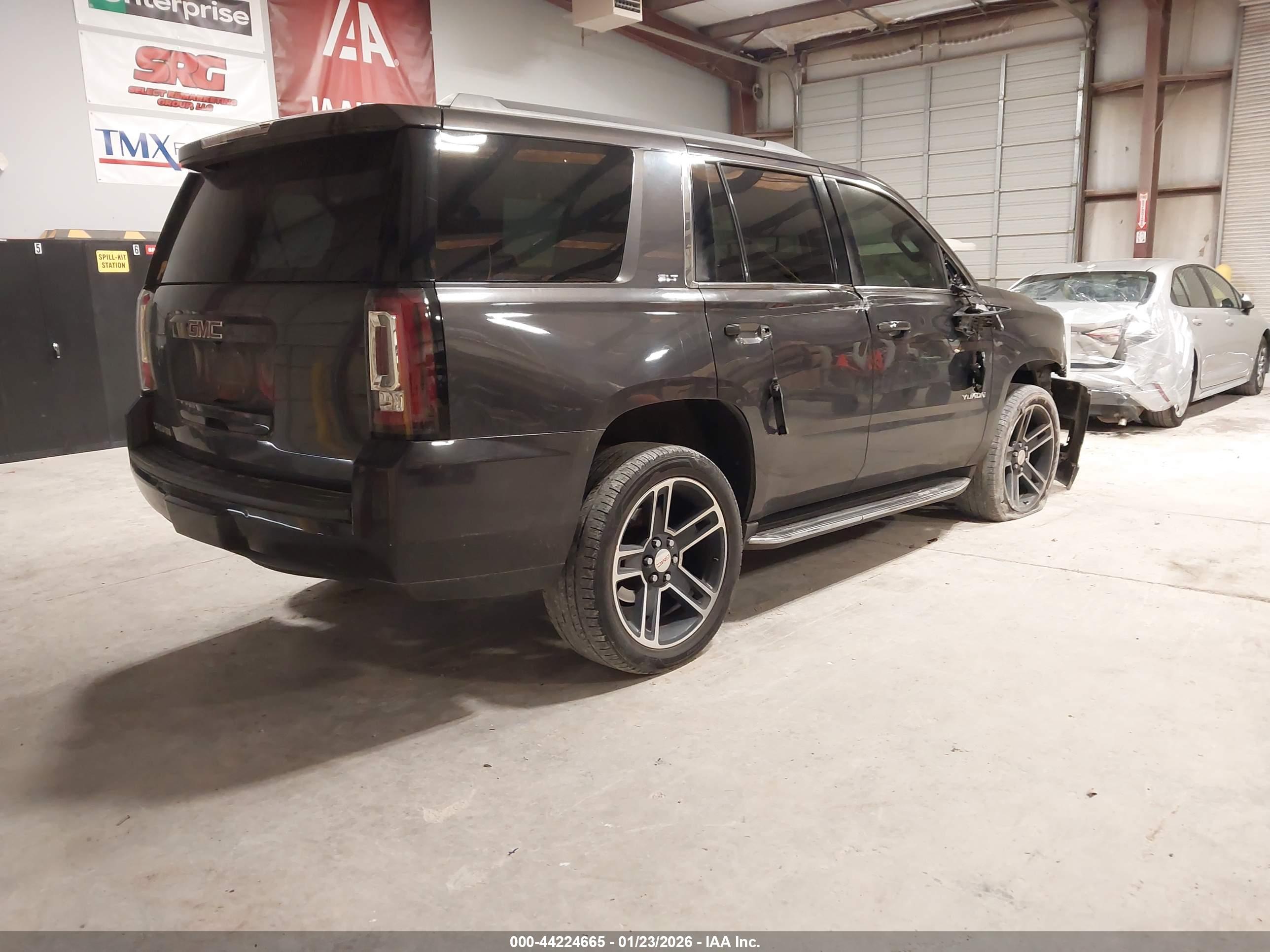 GMC YUKON image 4