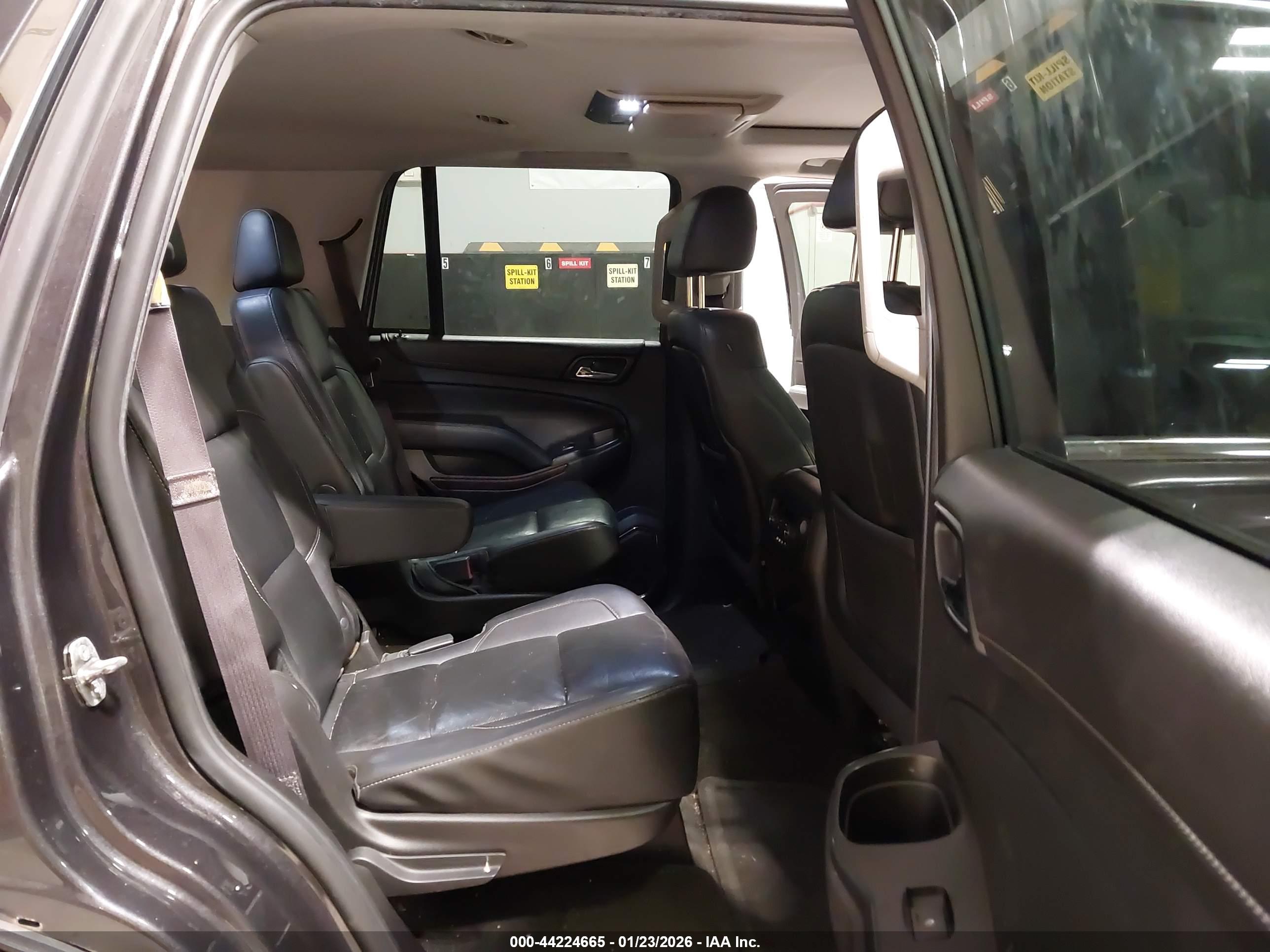 GMC YUKON image 8