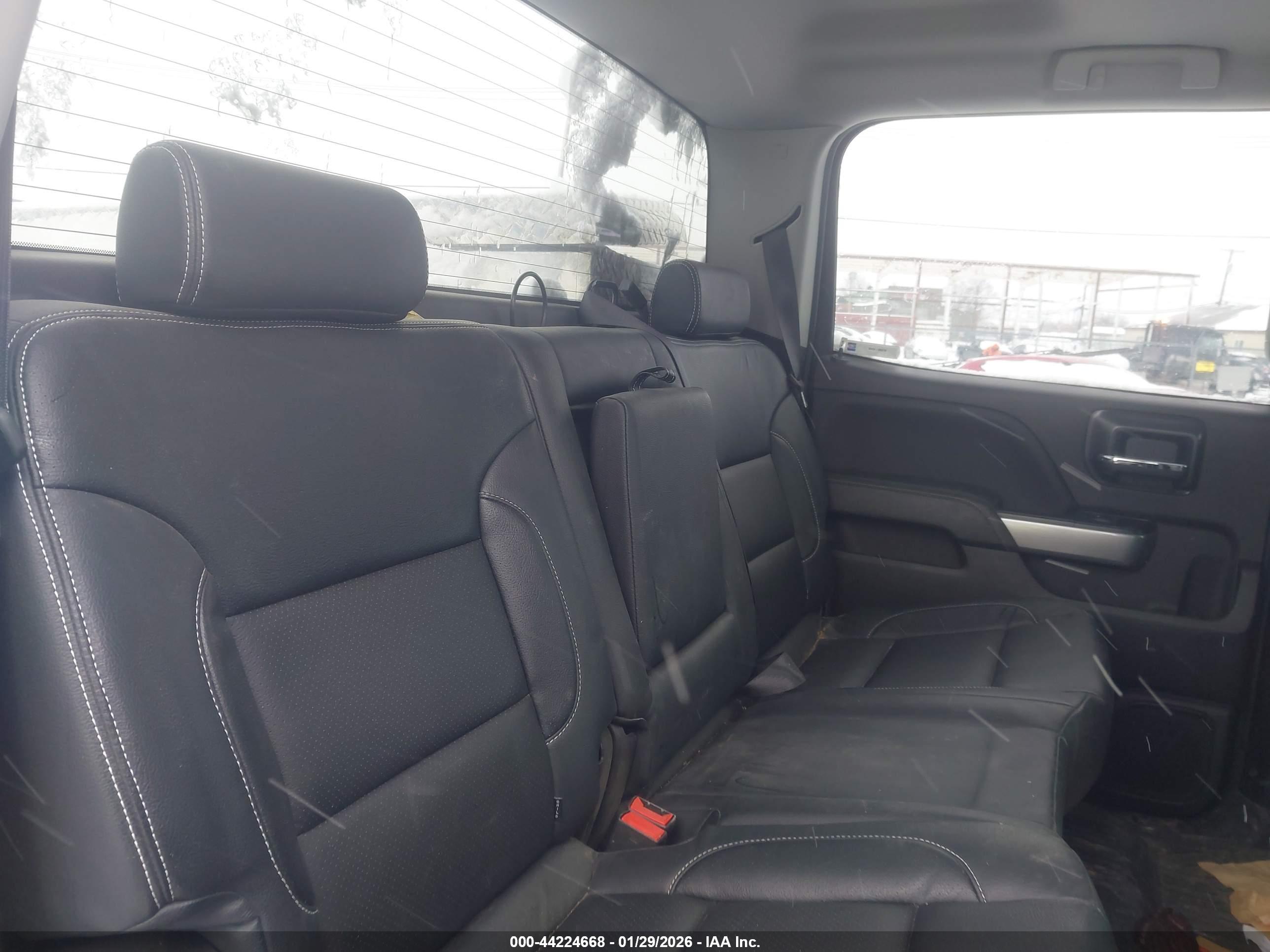CHEVROLET SILVERADO image 8