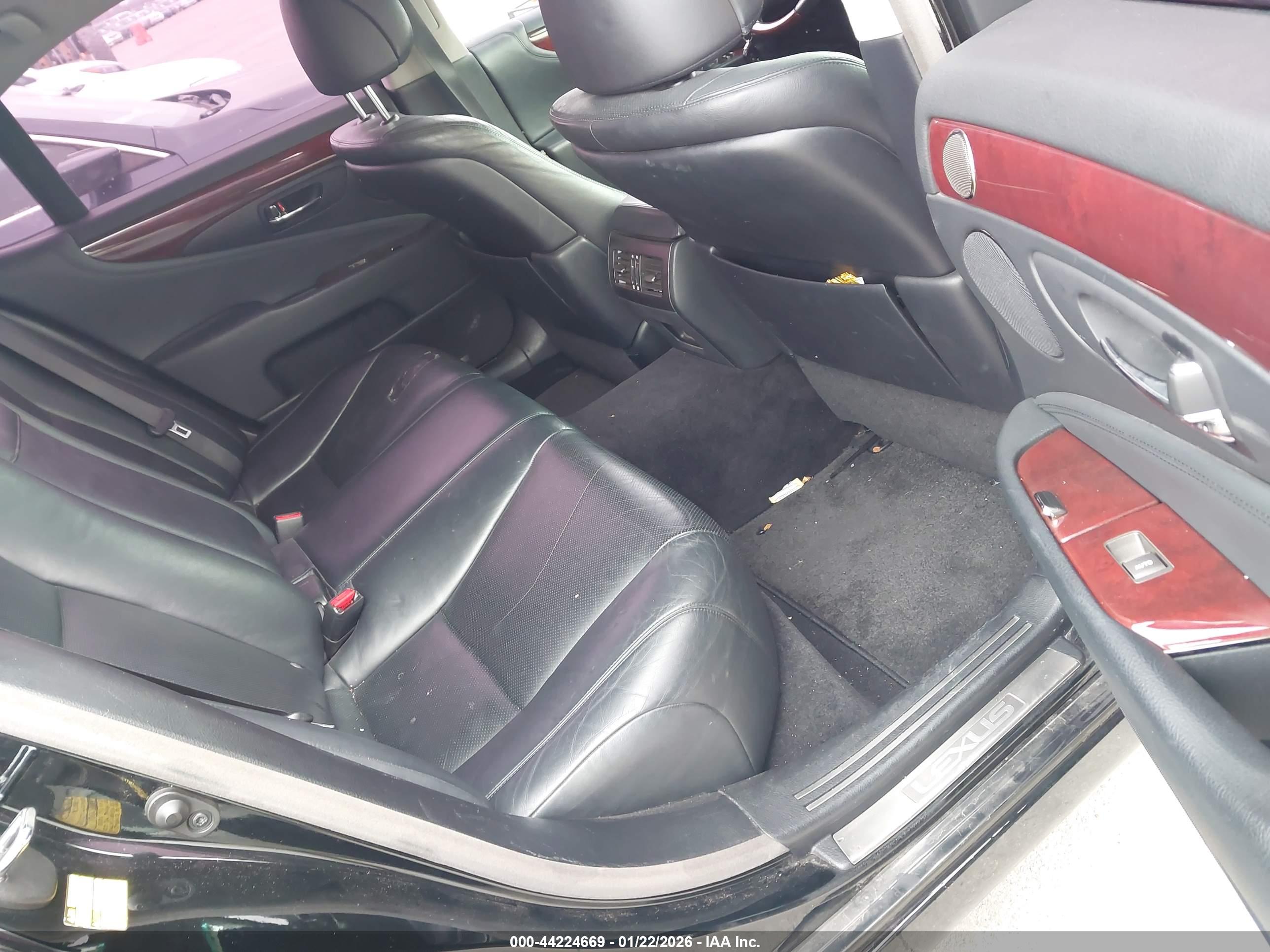 LEXUS LS image 8