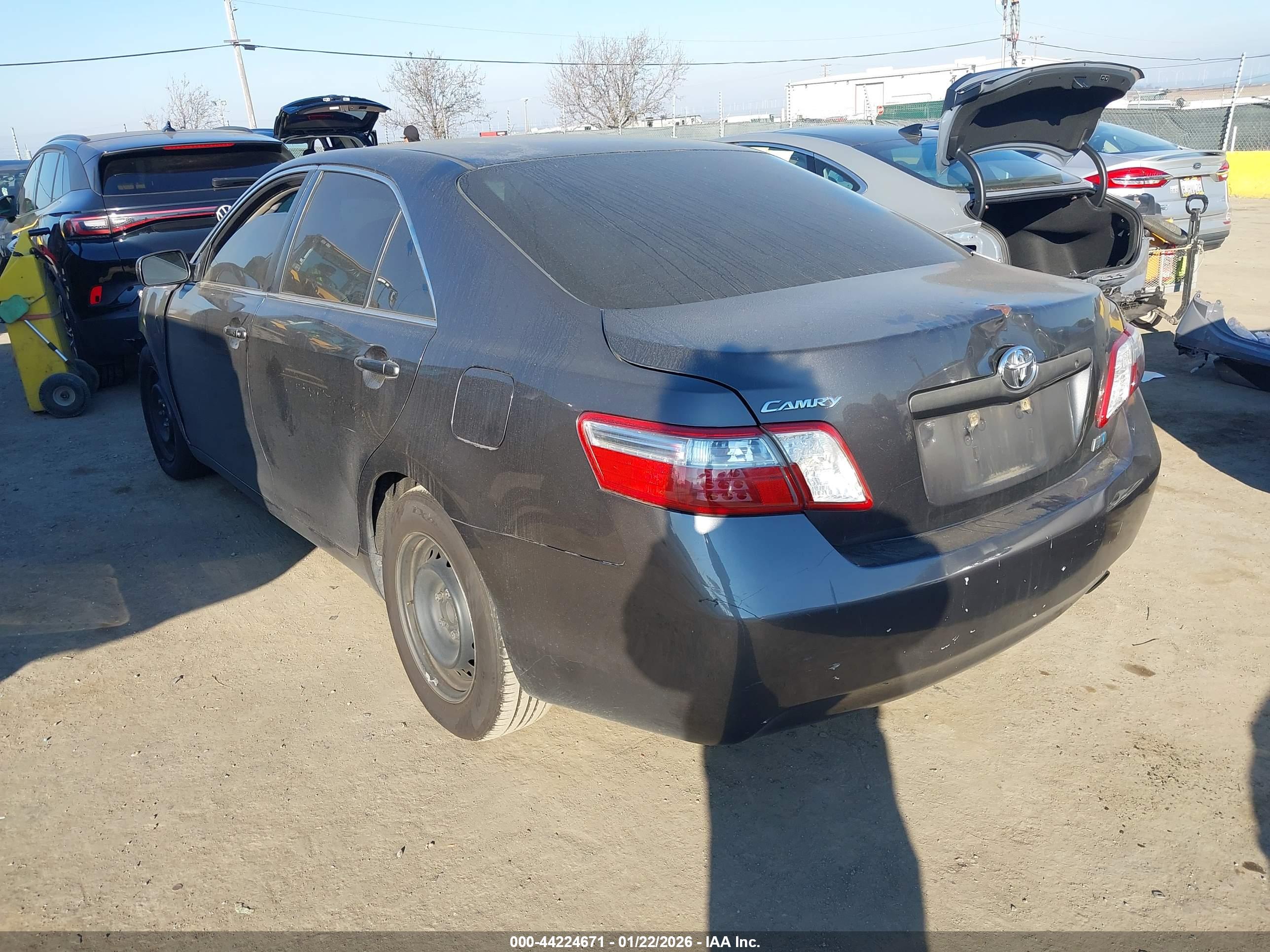 TOYOTA CAMRY image 3