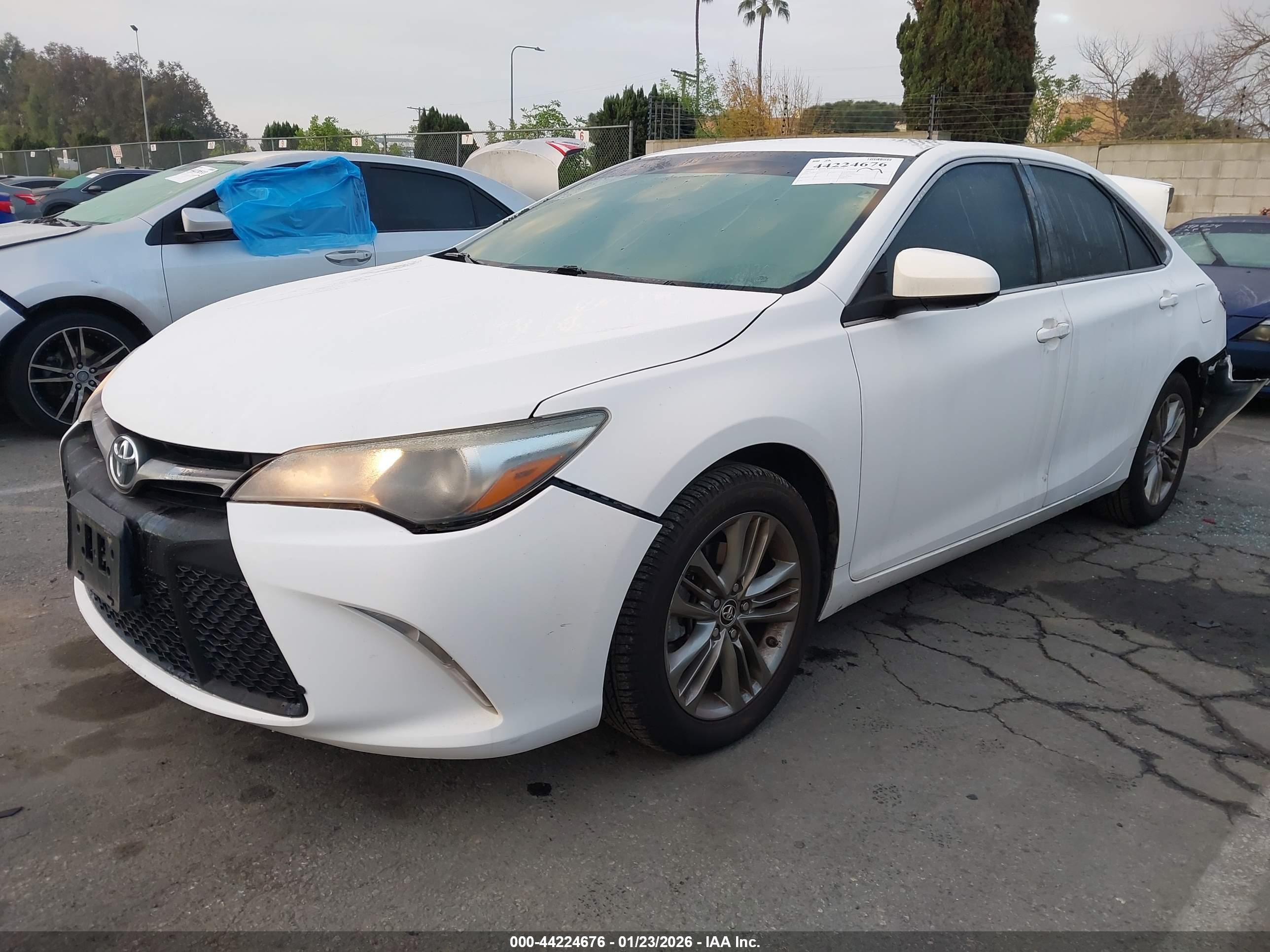 TOYOTA CAMRY image 2