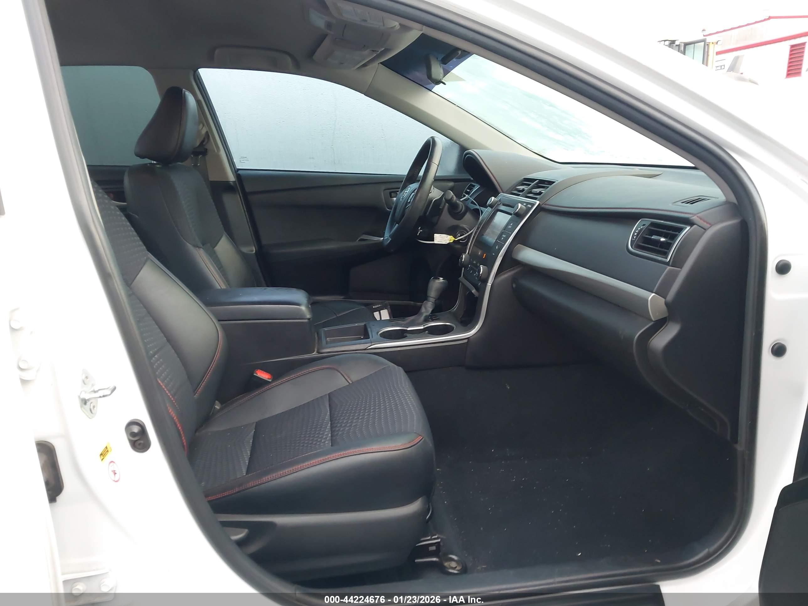 TOYOTA CAMRY image 5