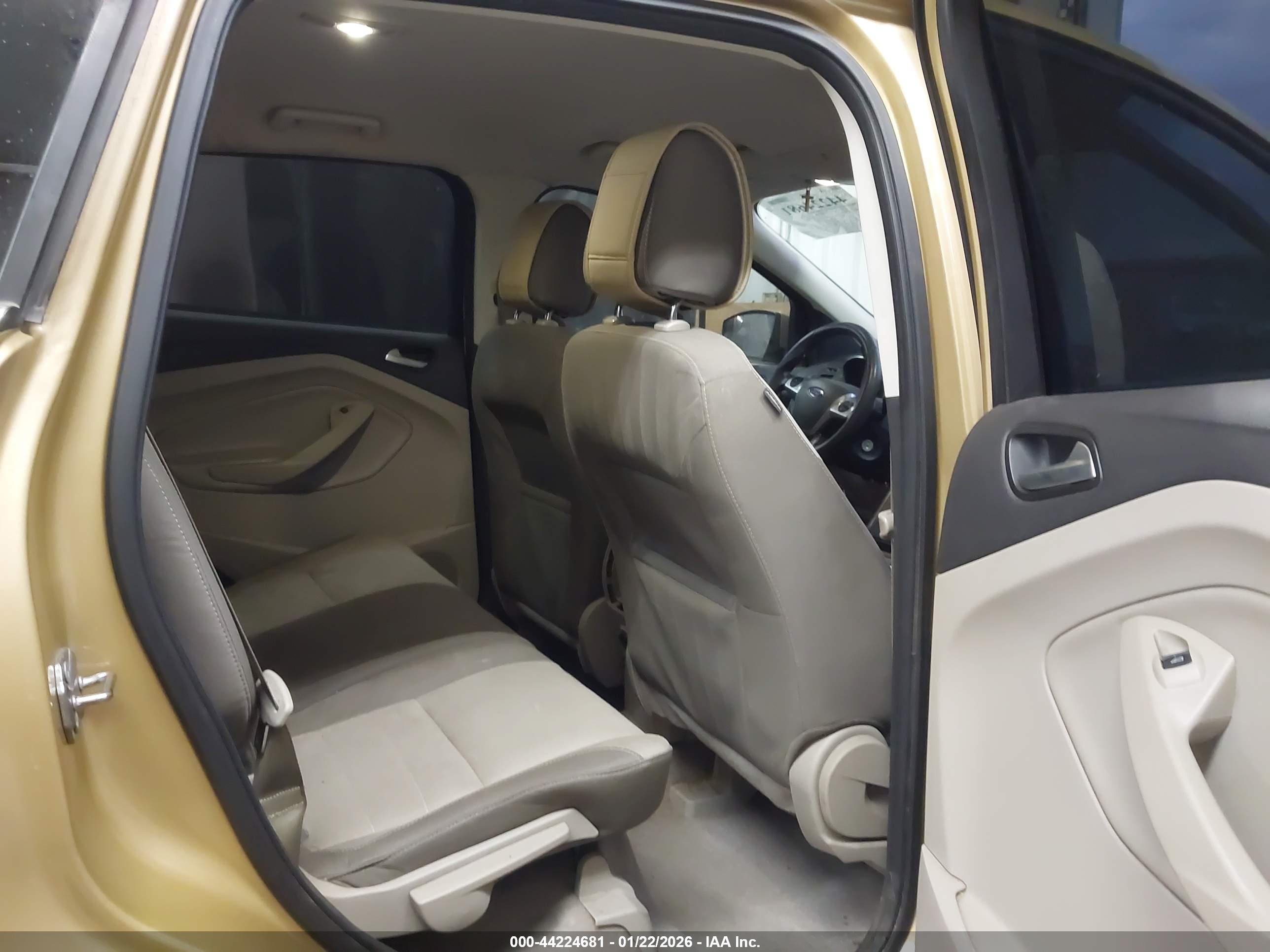 FORD ESCAPE image 8