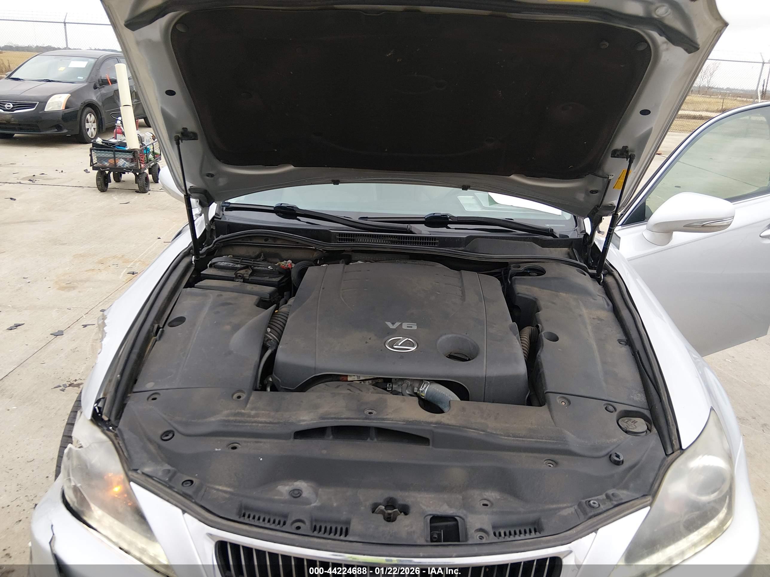 LEXUS IS image 10