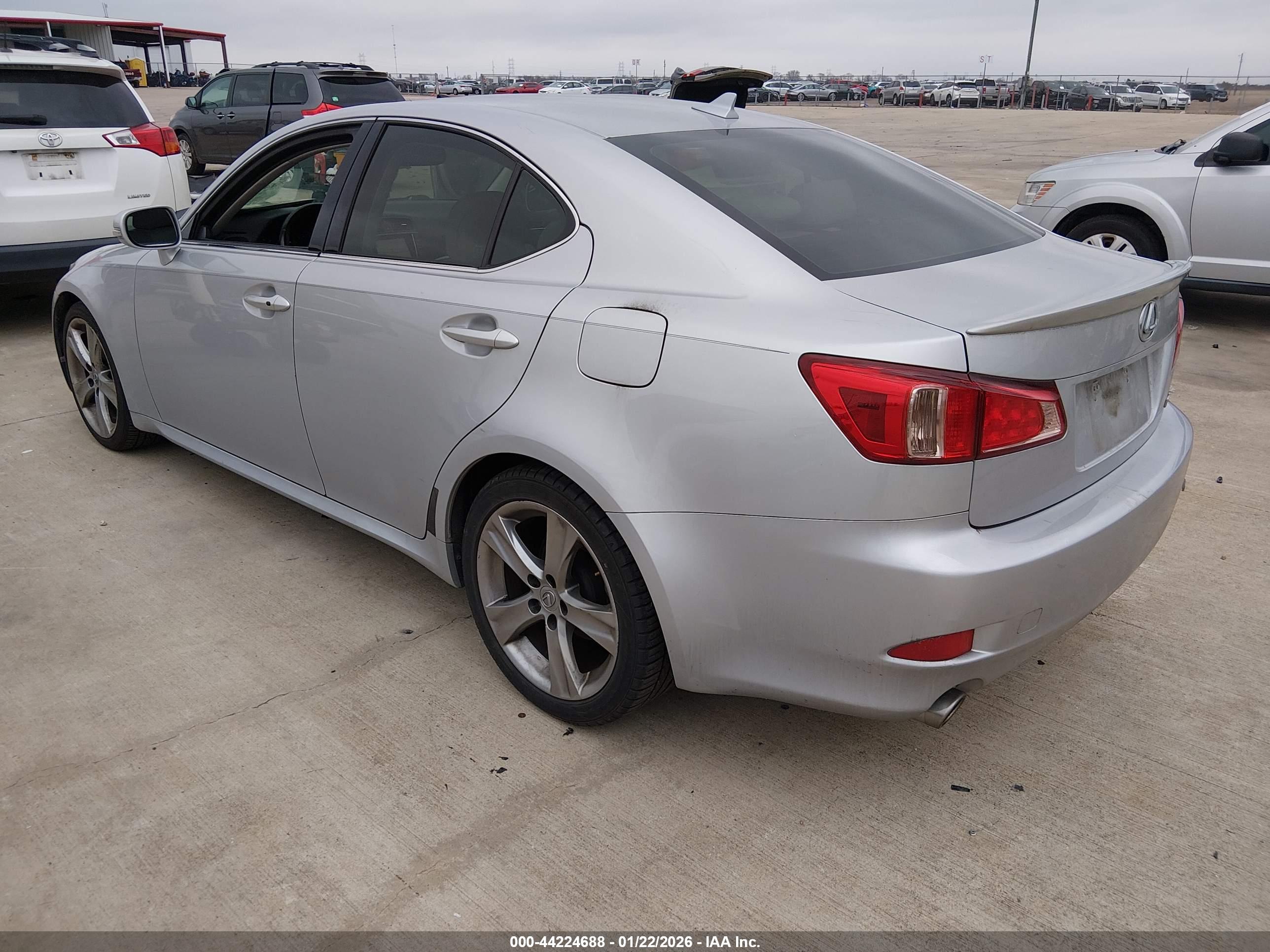 LEXUS IS image 3
