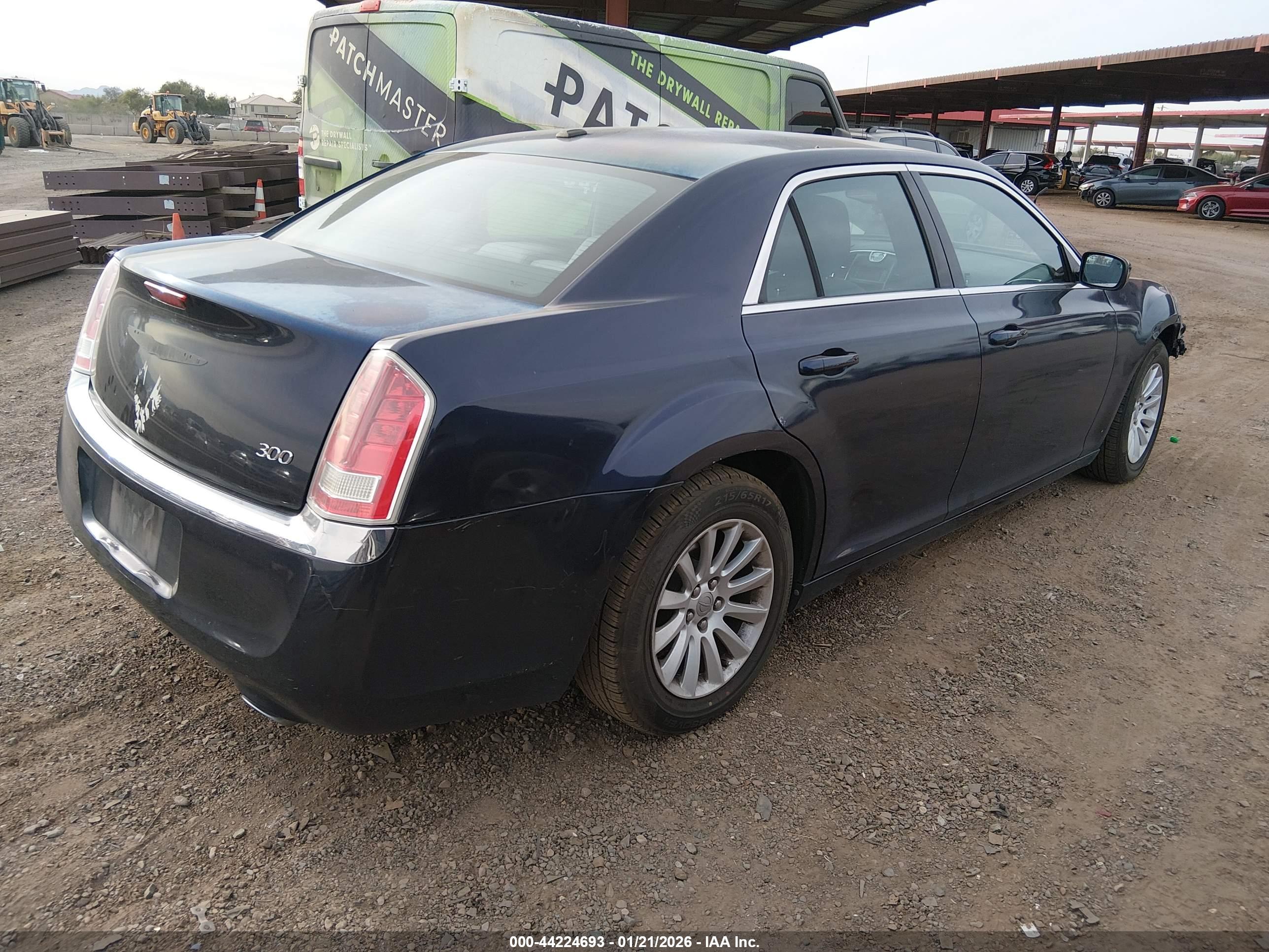 CHRYSLER 300 image 4