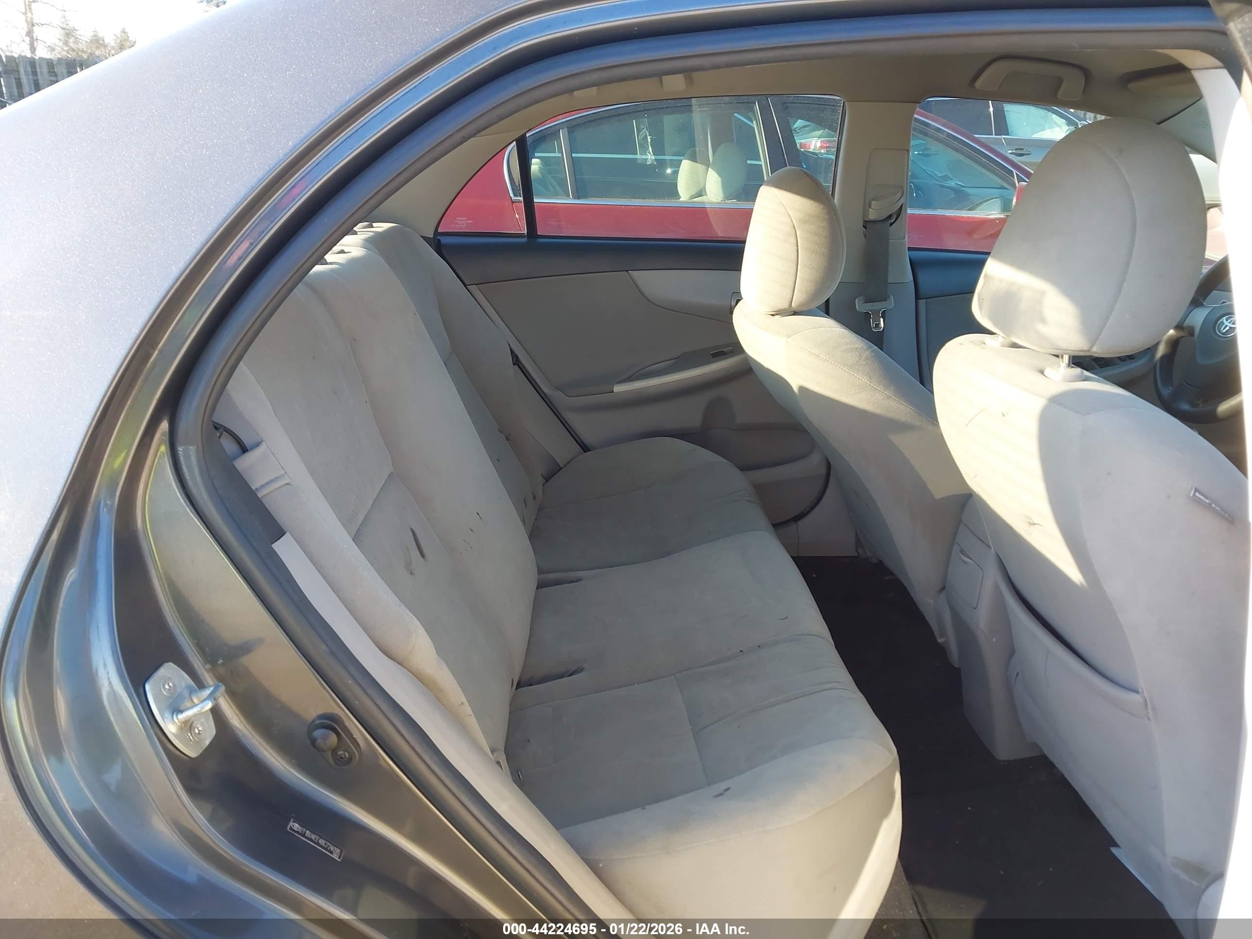 TOYOTA COROLLA image 8