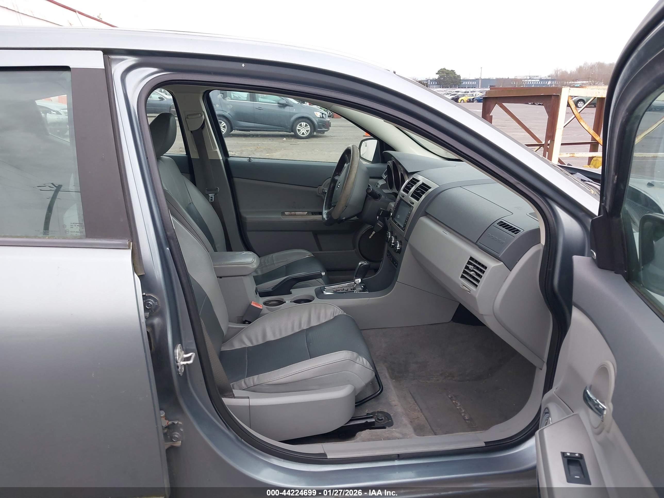 DODGE AVENGER image 5