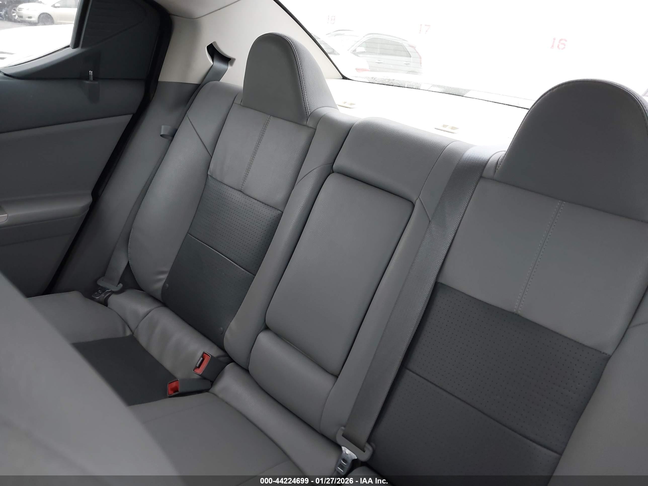 DODGE AVENGER image 8